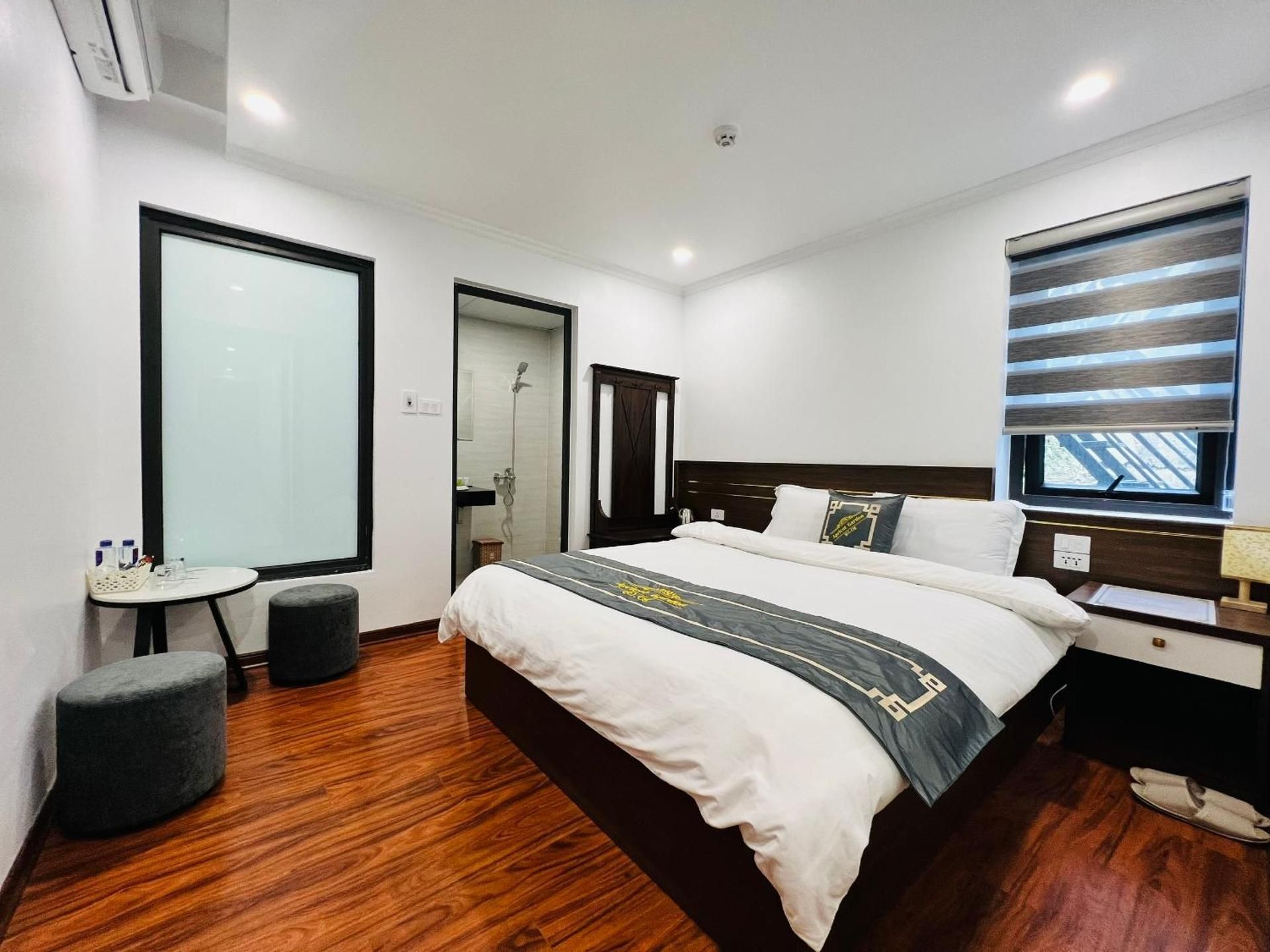 Queen Room with Air Conditioning