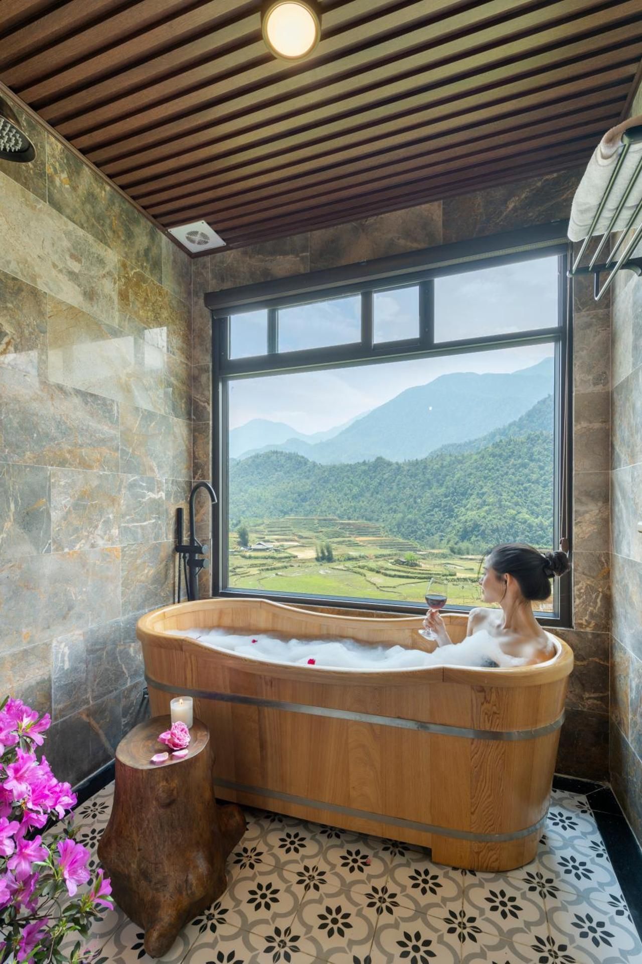 SIN CHAI ECOLODGE Deluxe Double Room with Balcony and Mountain view 3