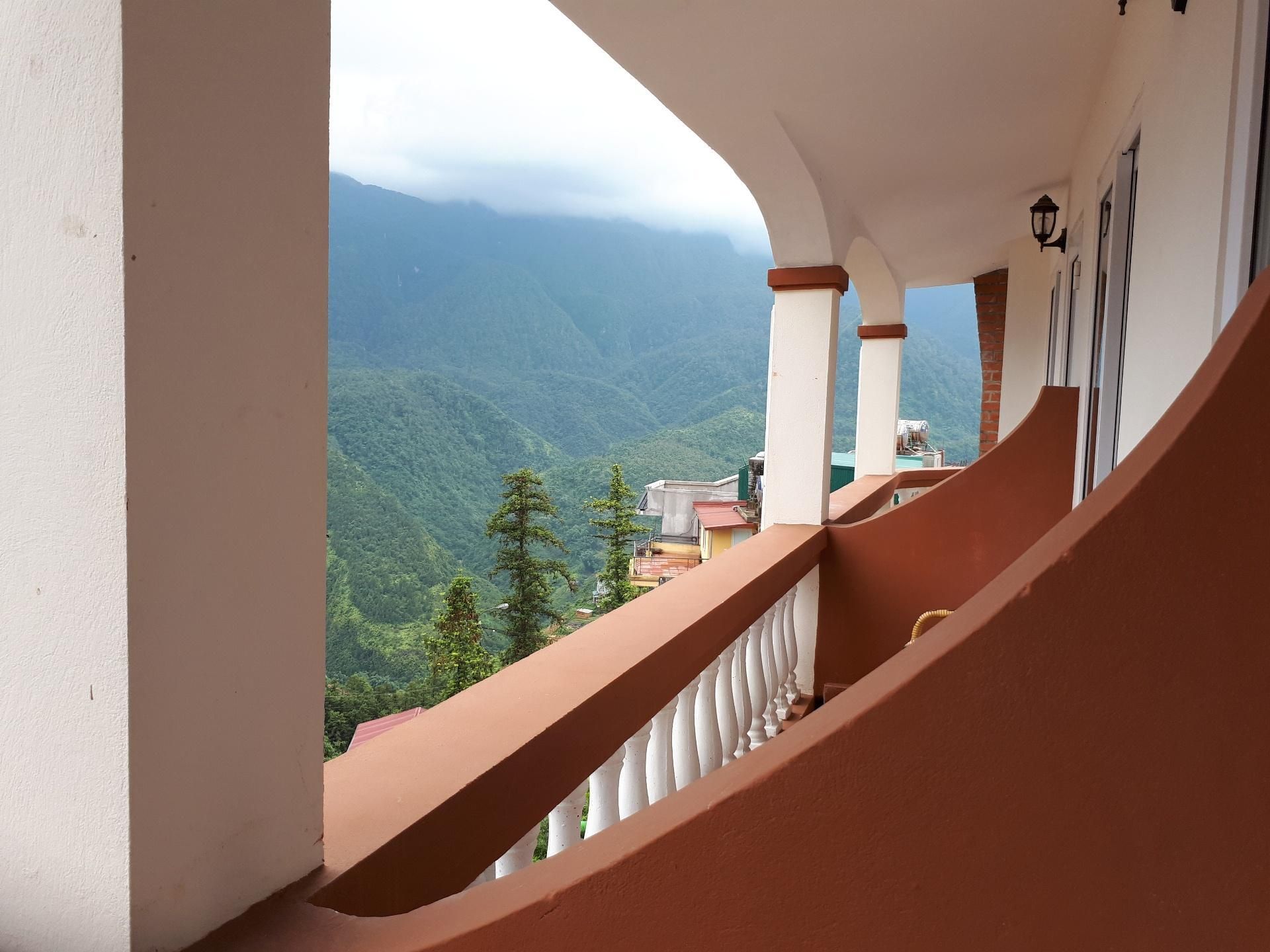 Deluxe Studio Apartment with Balcony