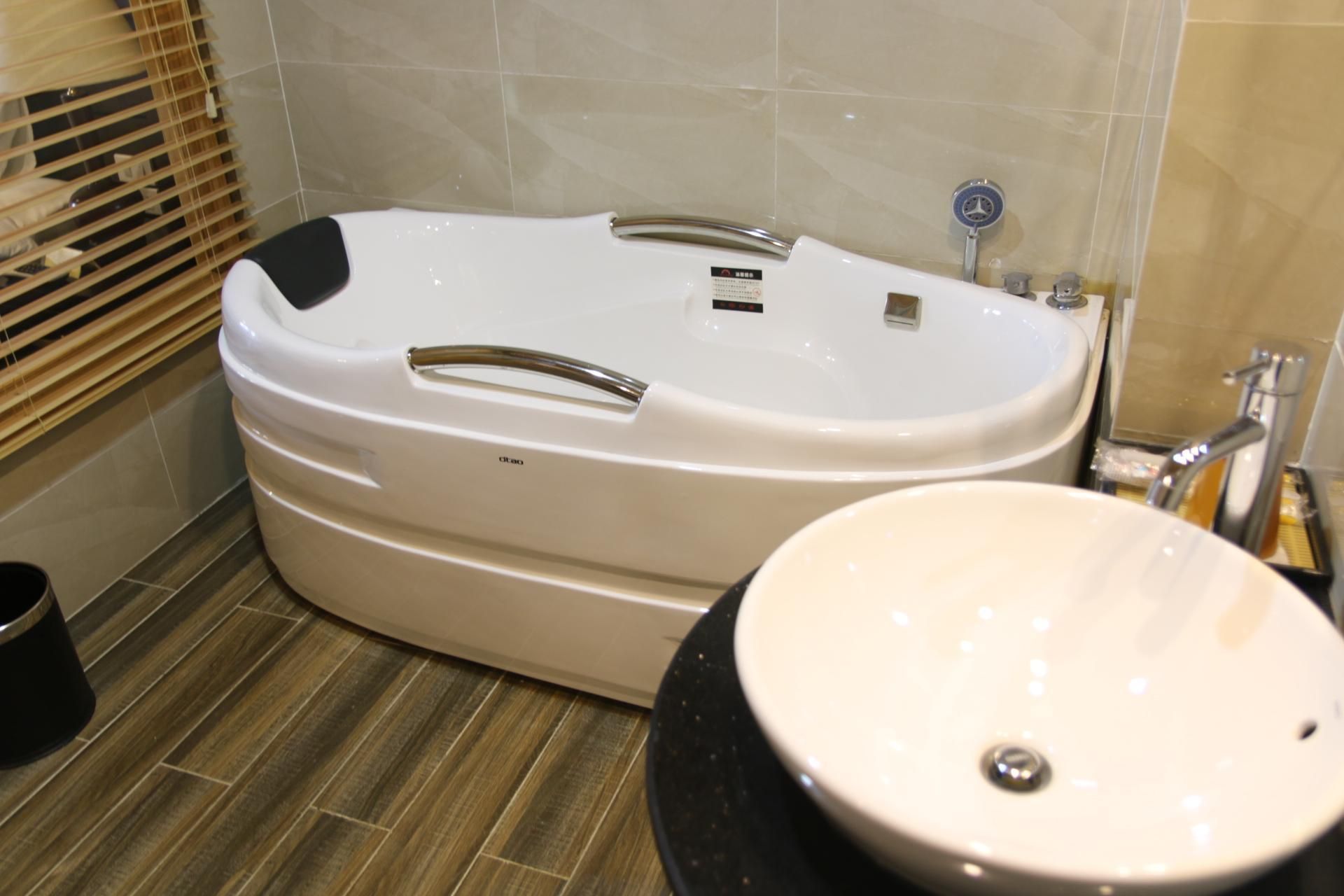 Deluxe Studio Apartment with Balcony