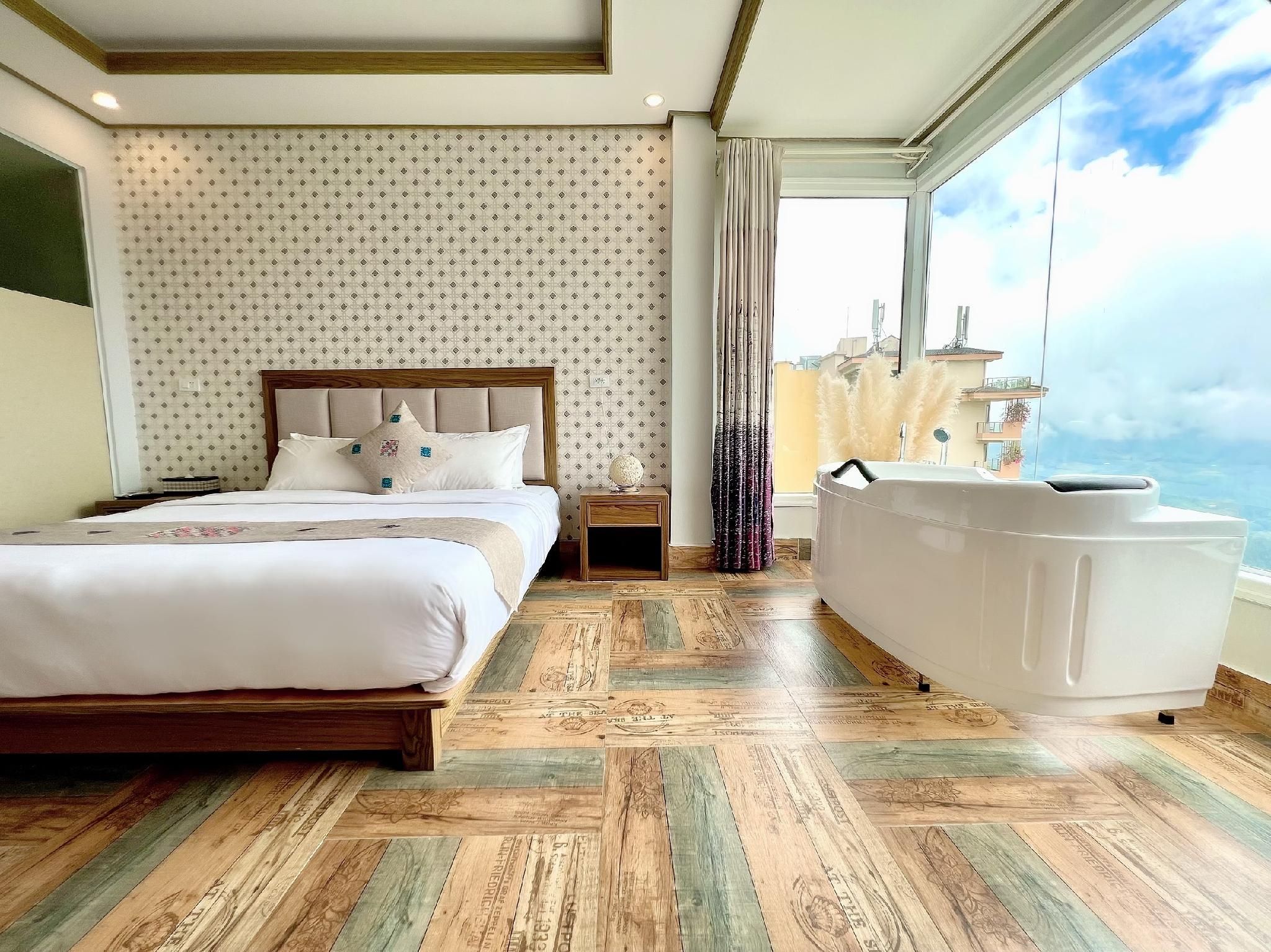 Double Room with Bathtub