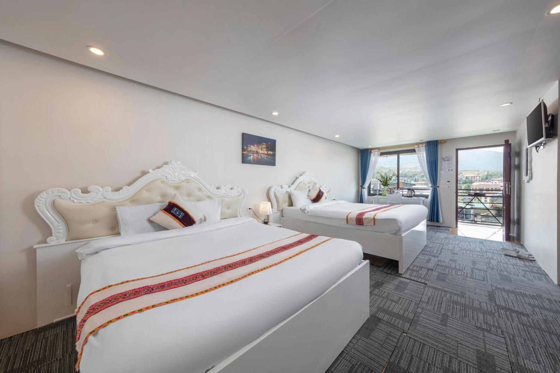 Twin Room with Mountain View