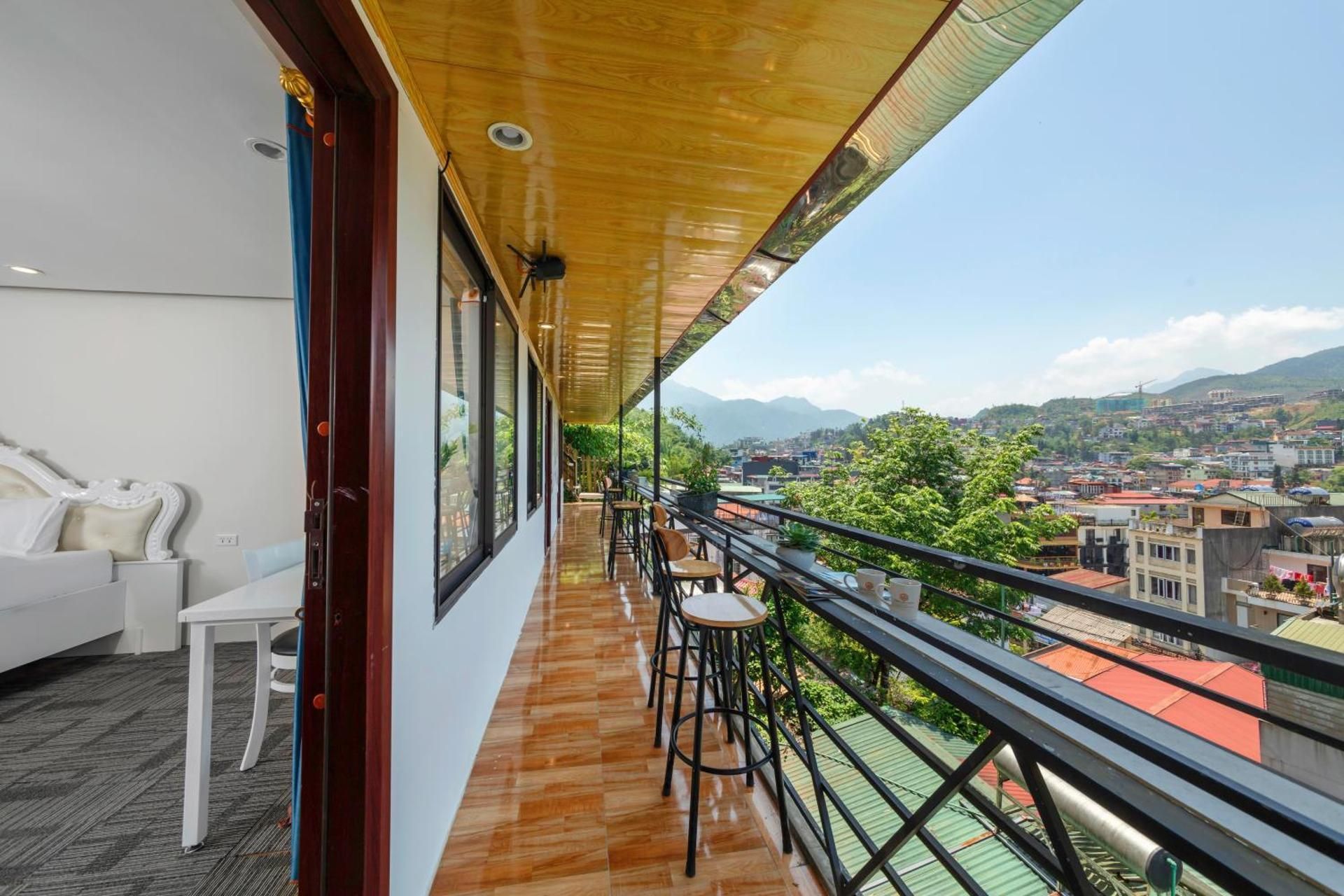 Twin Room with Mountain View