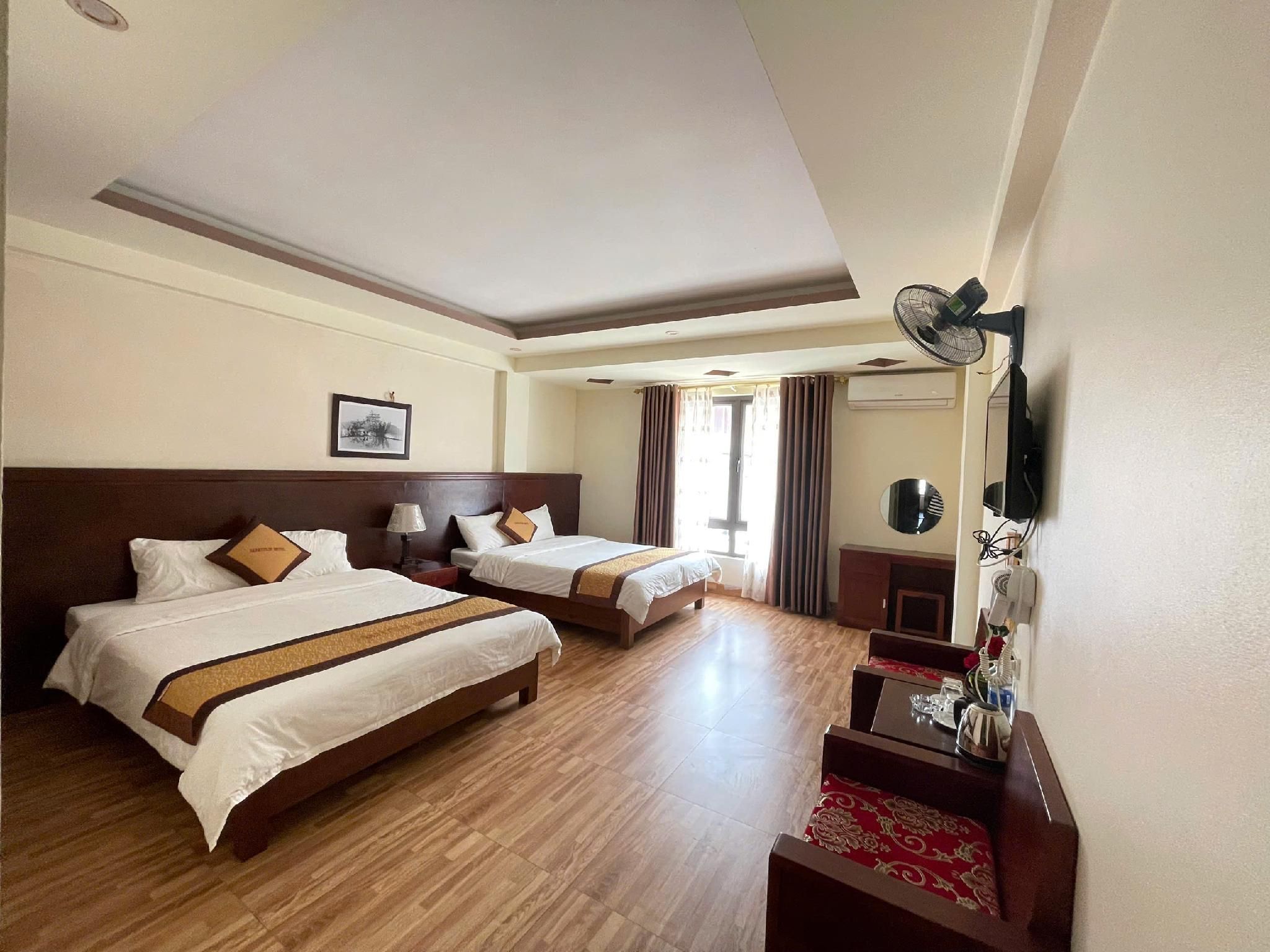 Deluxe - 2 Beds with Balcony