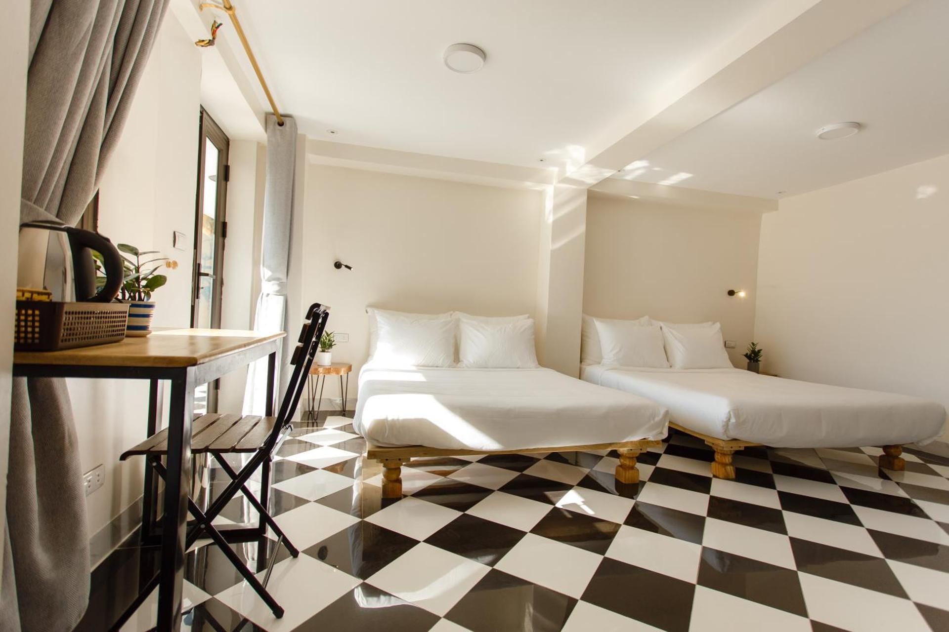 Mountain View Station Family Room 3