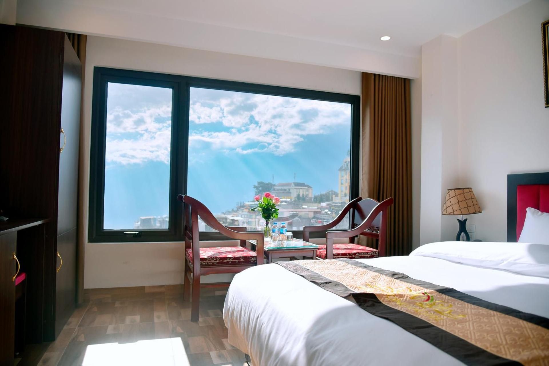 Deluxe Mountain View Room