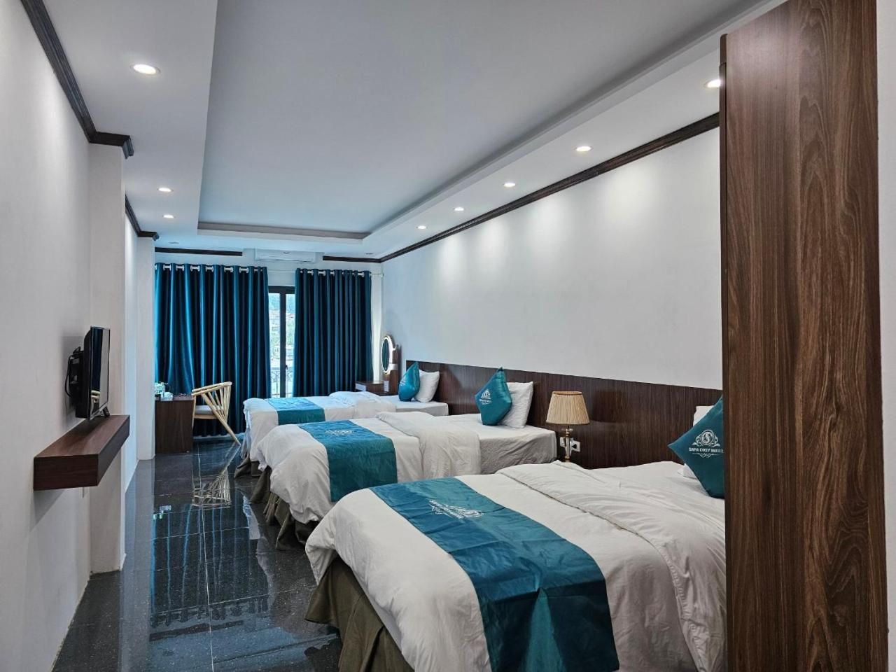 Triple Room with Mountain View