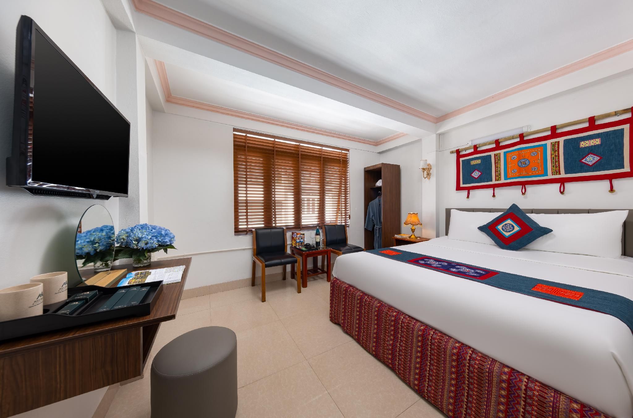 Premier City View Room