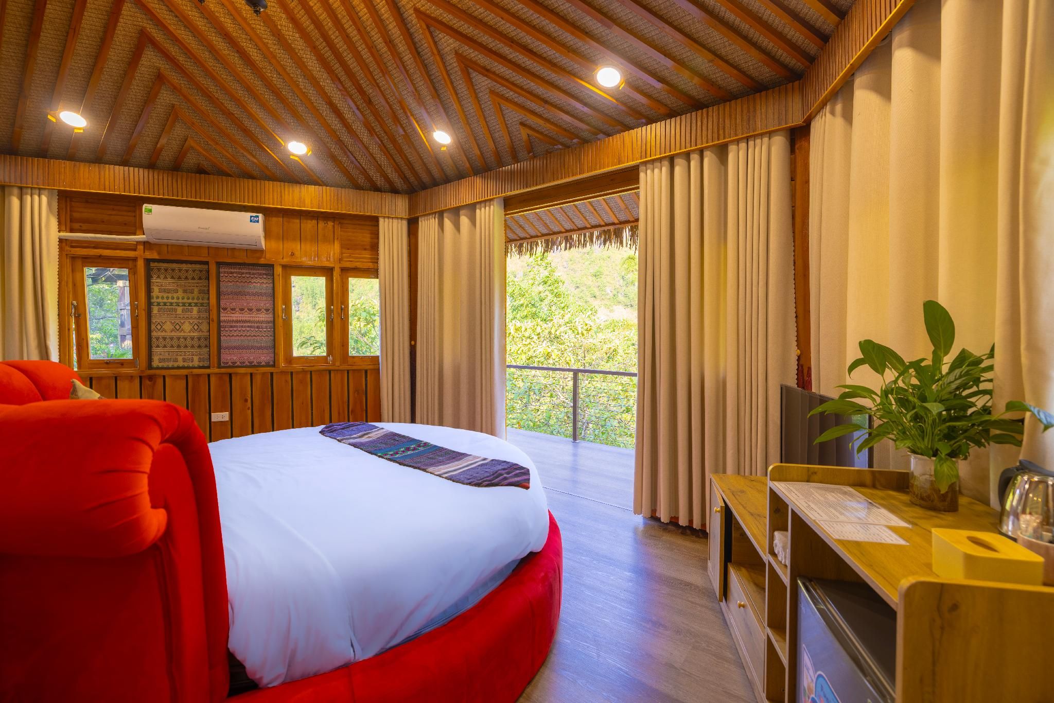 Bungalow with Bathtub
