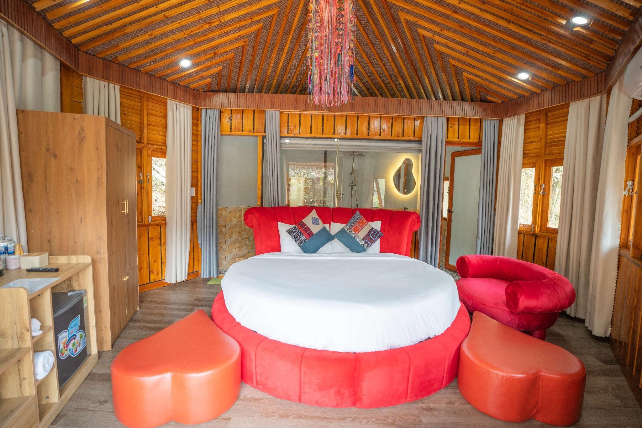 Deluxe Bungalow with Balcony