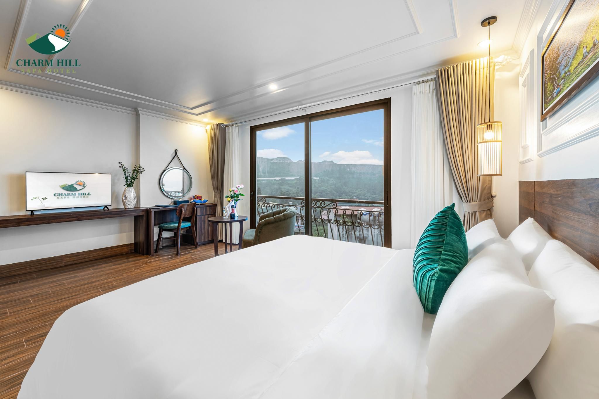 Deluxe Mountain View Room with Terrace