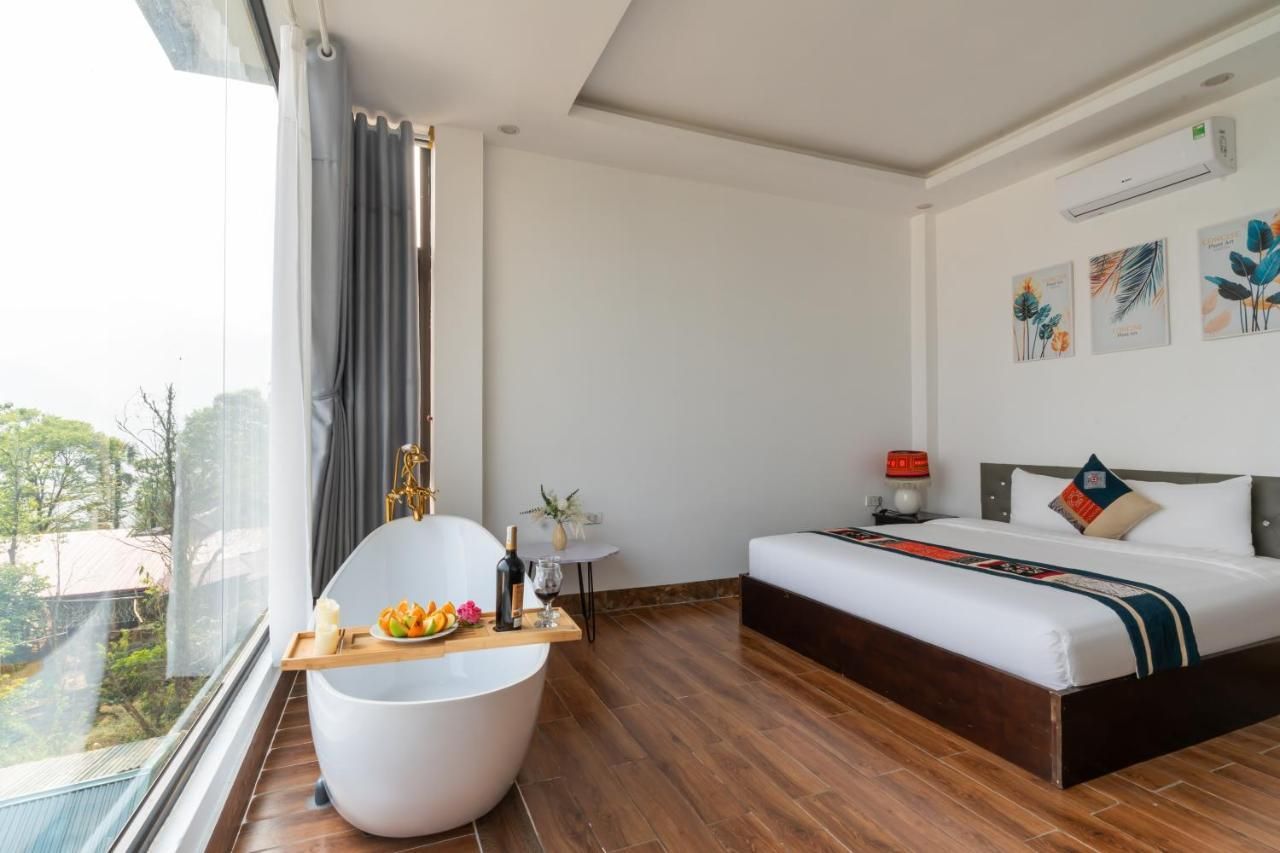 King Mountain View Room
