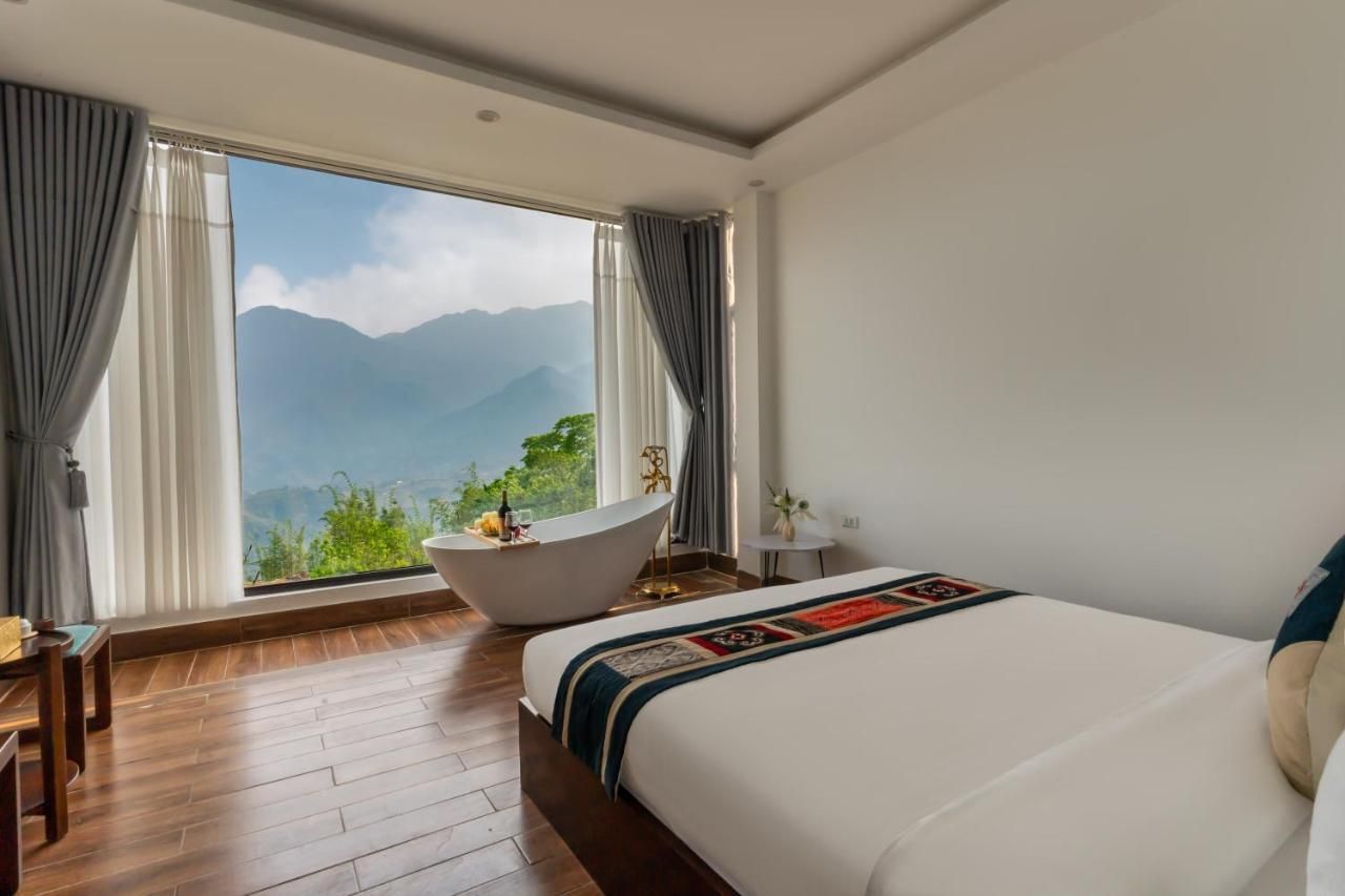 King Mountain View Room