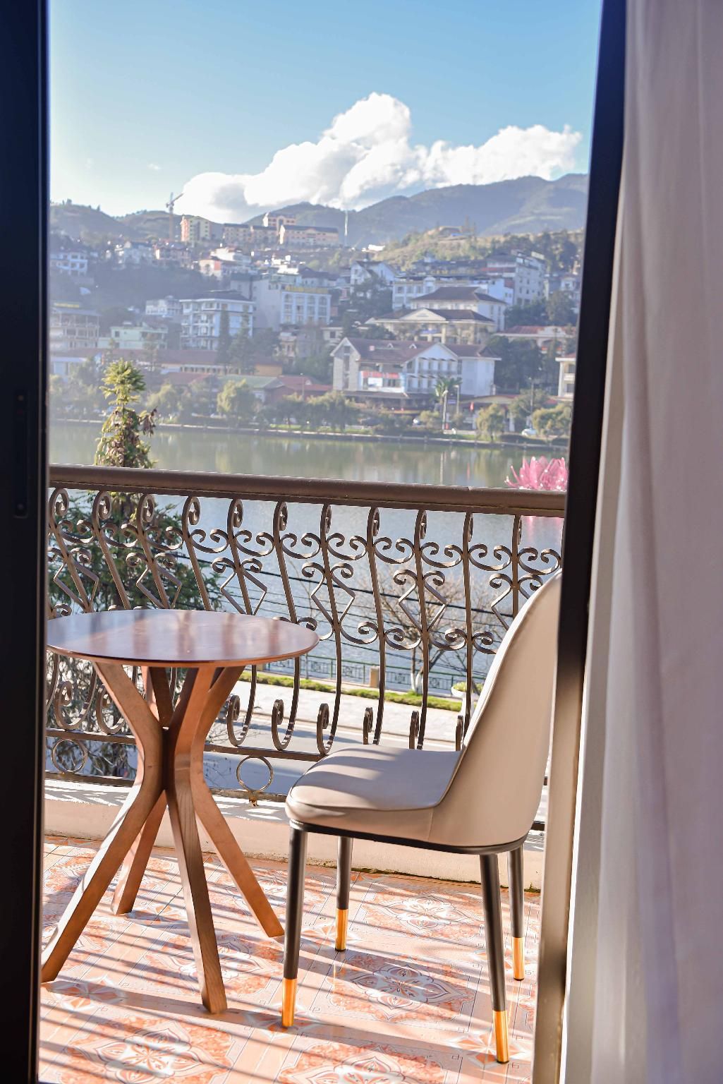 Lake View Double Room with Balcony