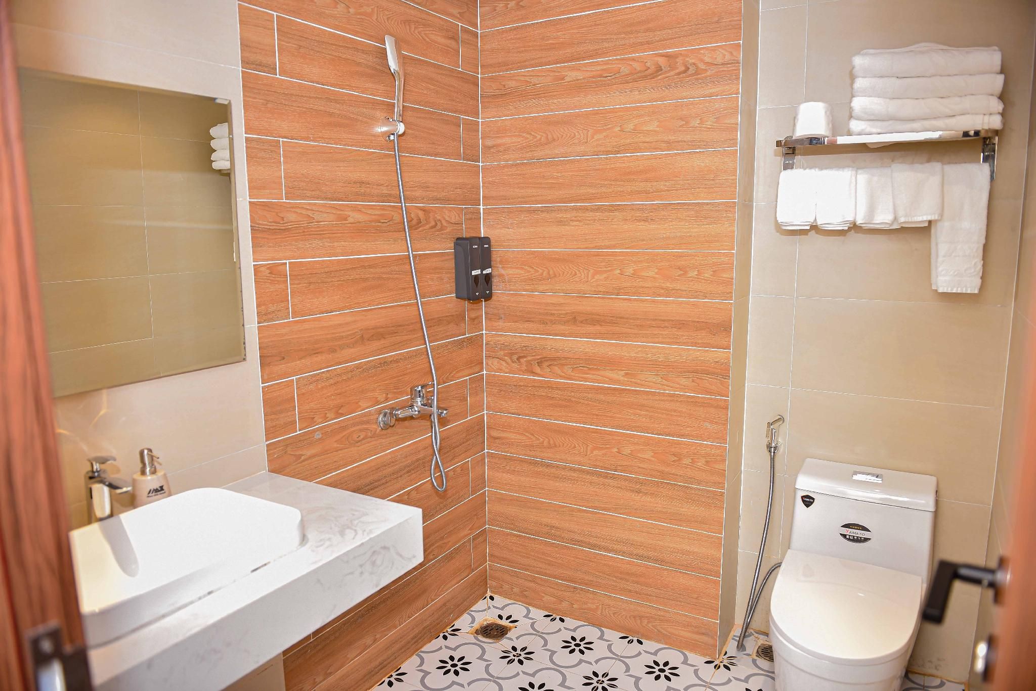 Mountain View Family Suite with Balcony