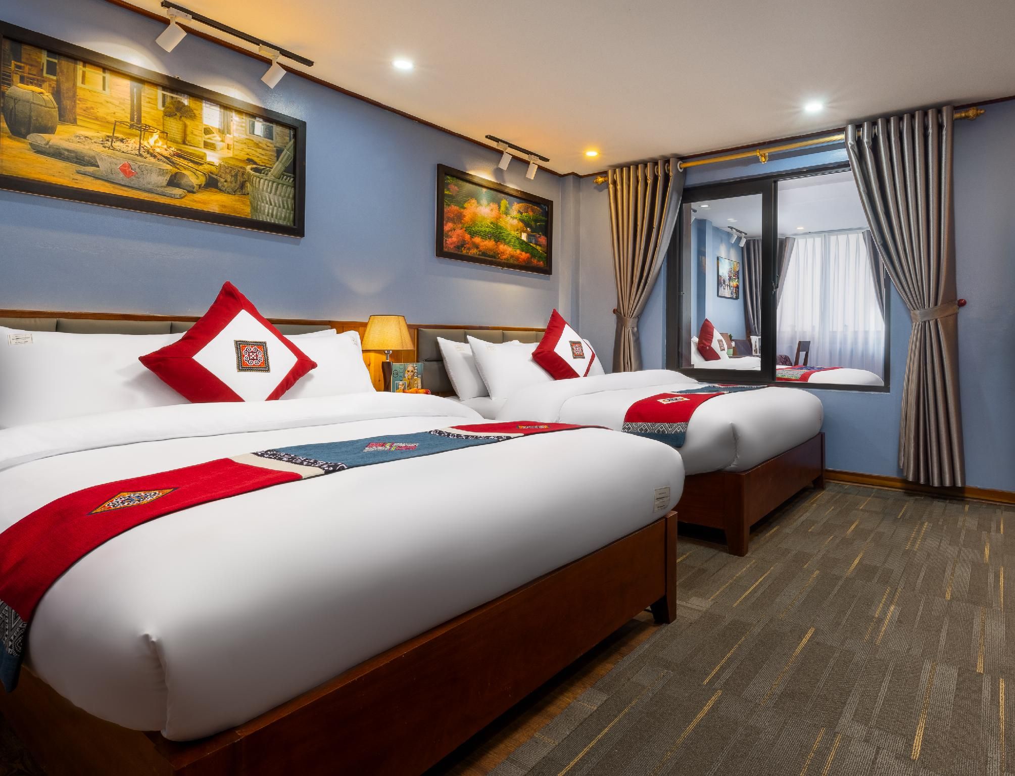 Connecting Suites with Balcony