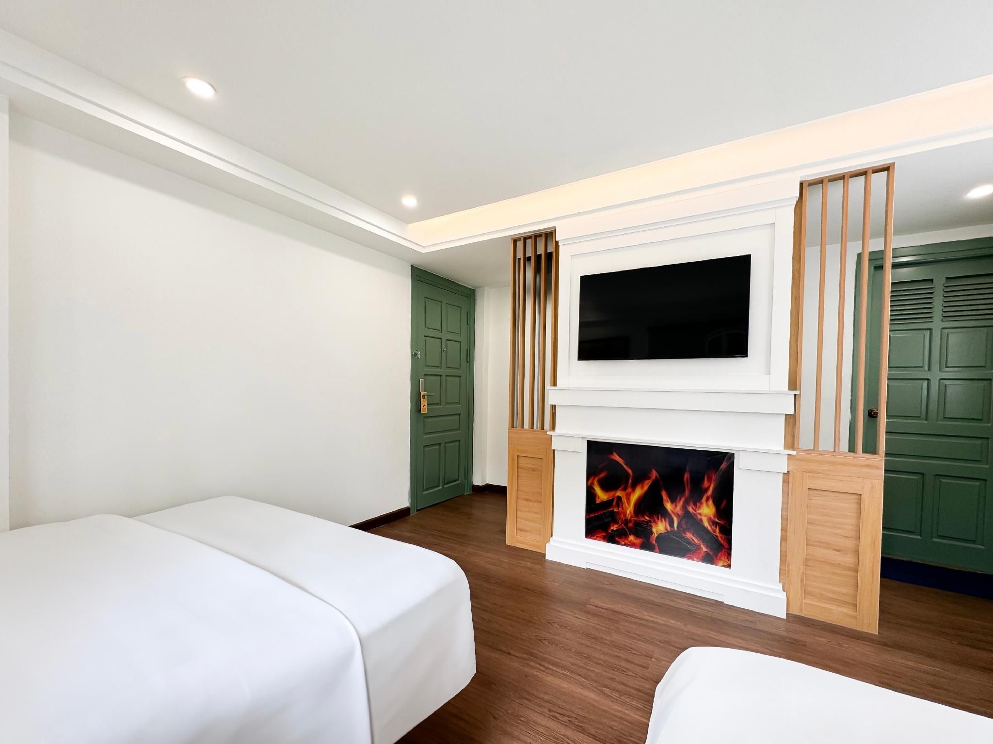Deluxe Suite