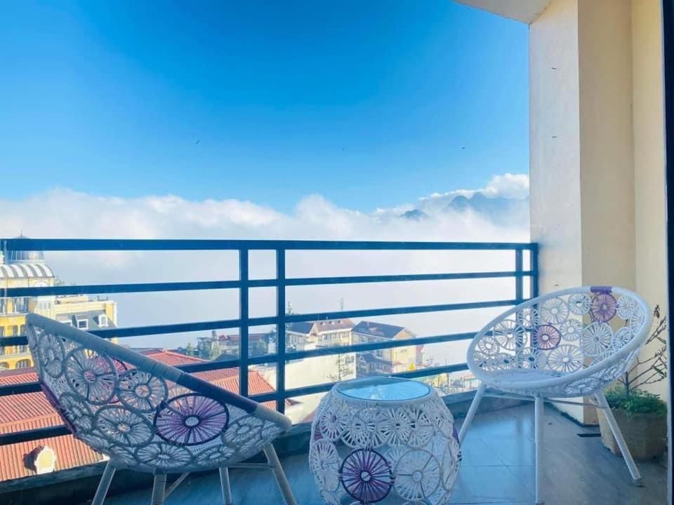 Deluxe Valley View Room