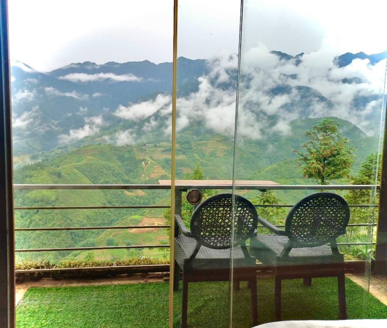 Deluxe Mountain View