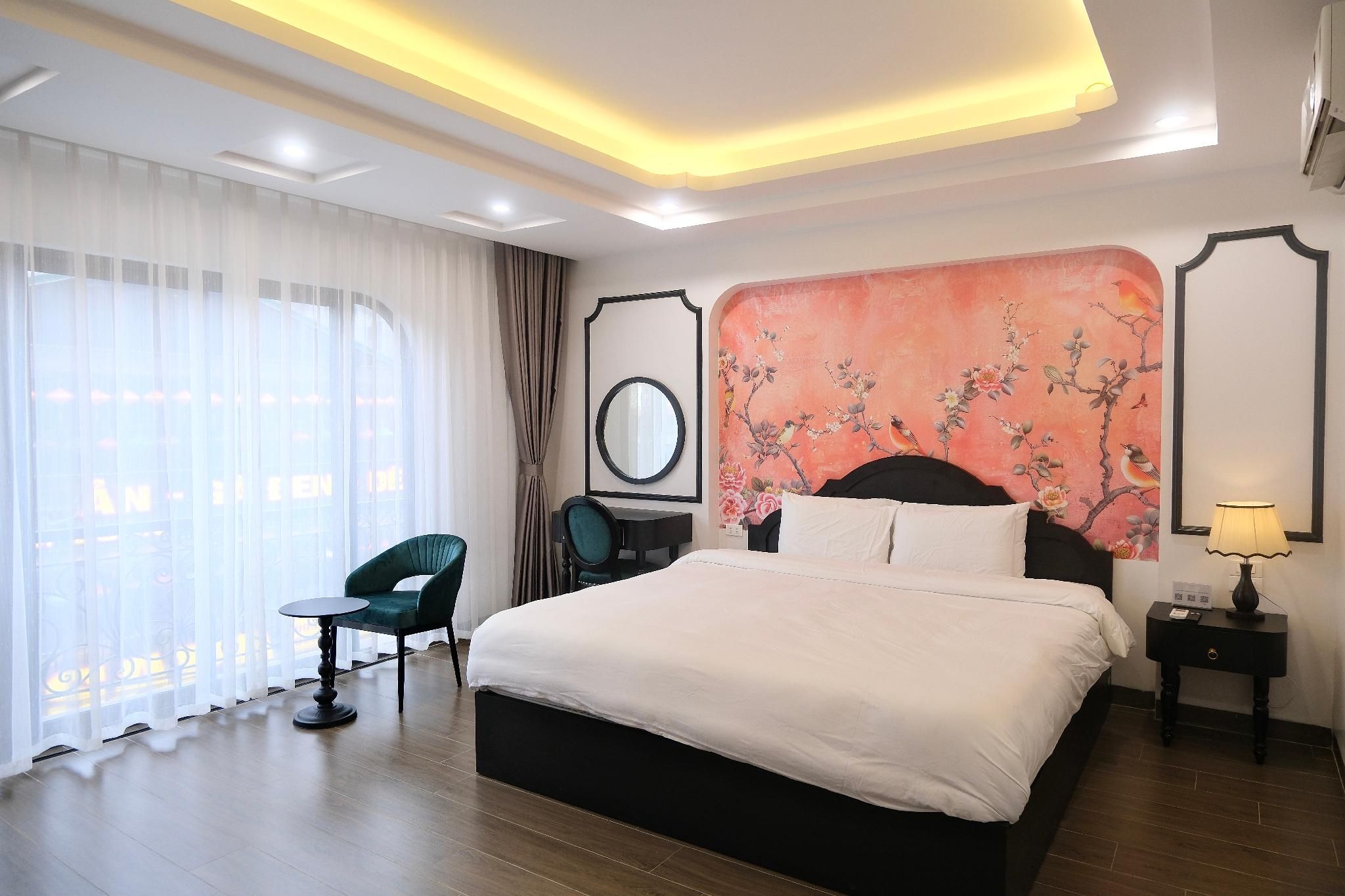 Deluxe - 1 King Bed