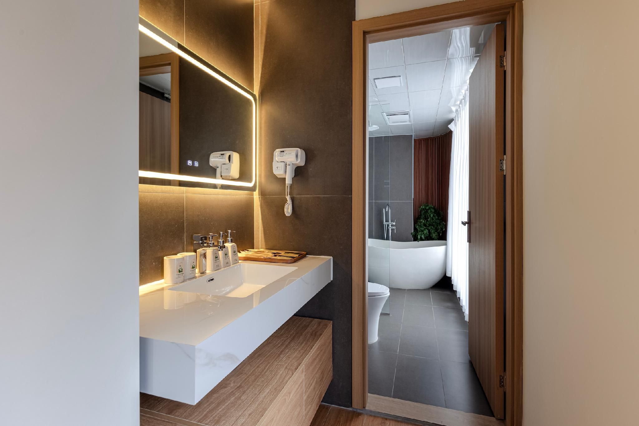 2 Double Beds Balcony