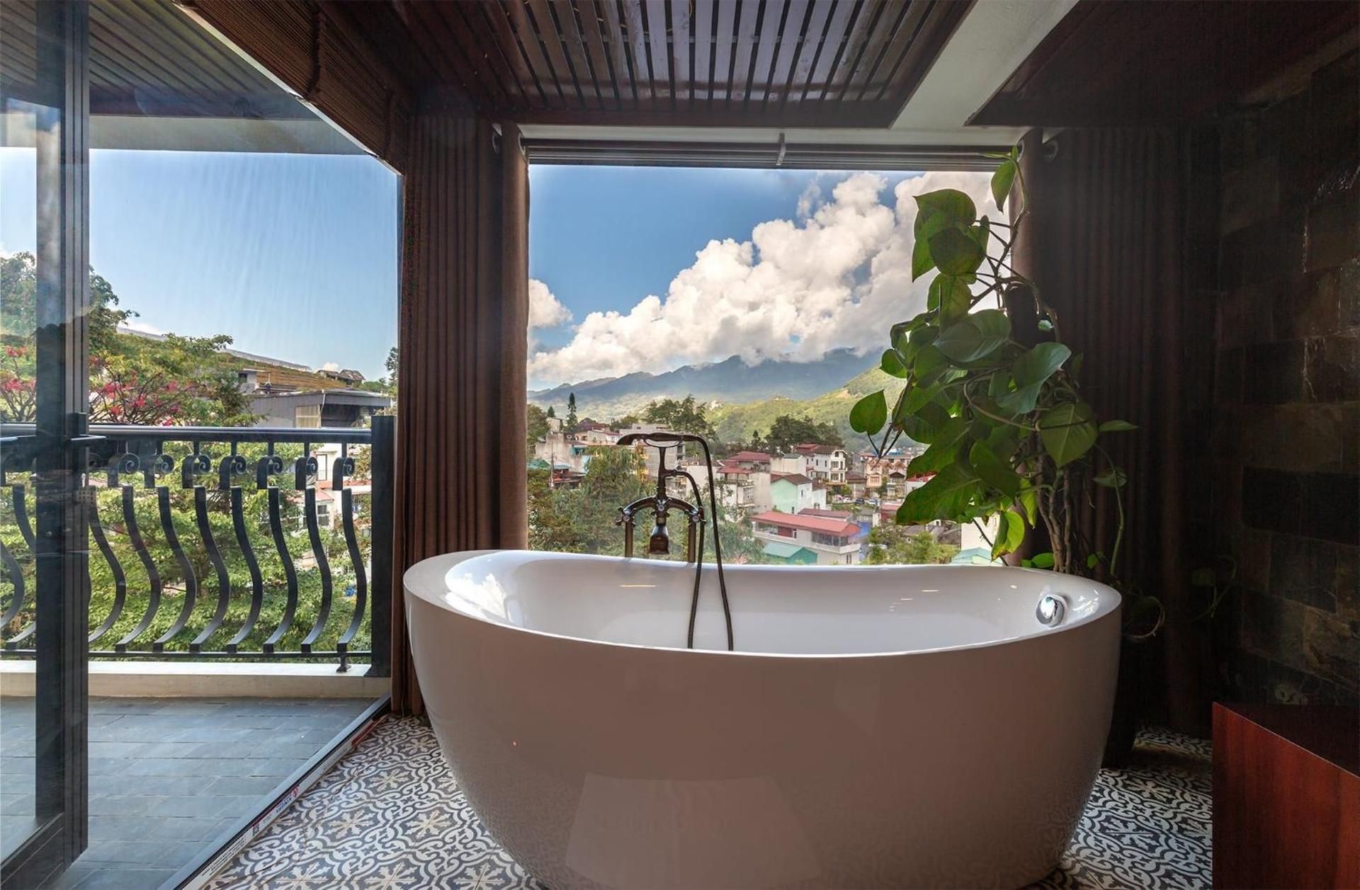 Green Villa Sapa Deluxe Balcony King