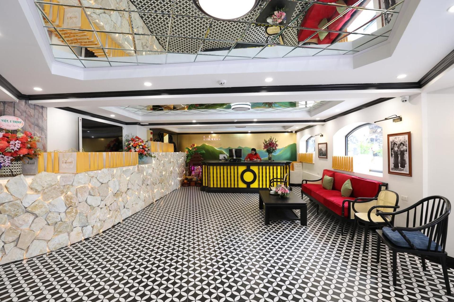 shared lounge/tv area