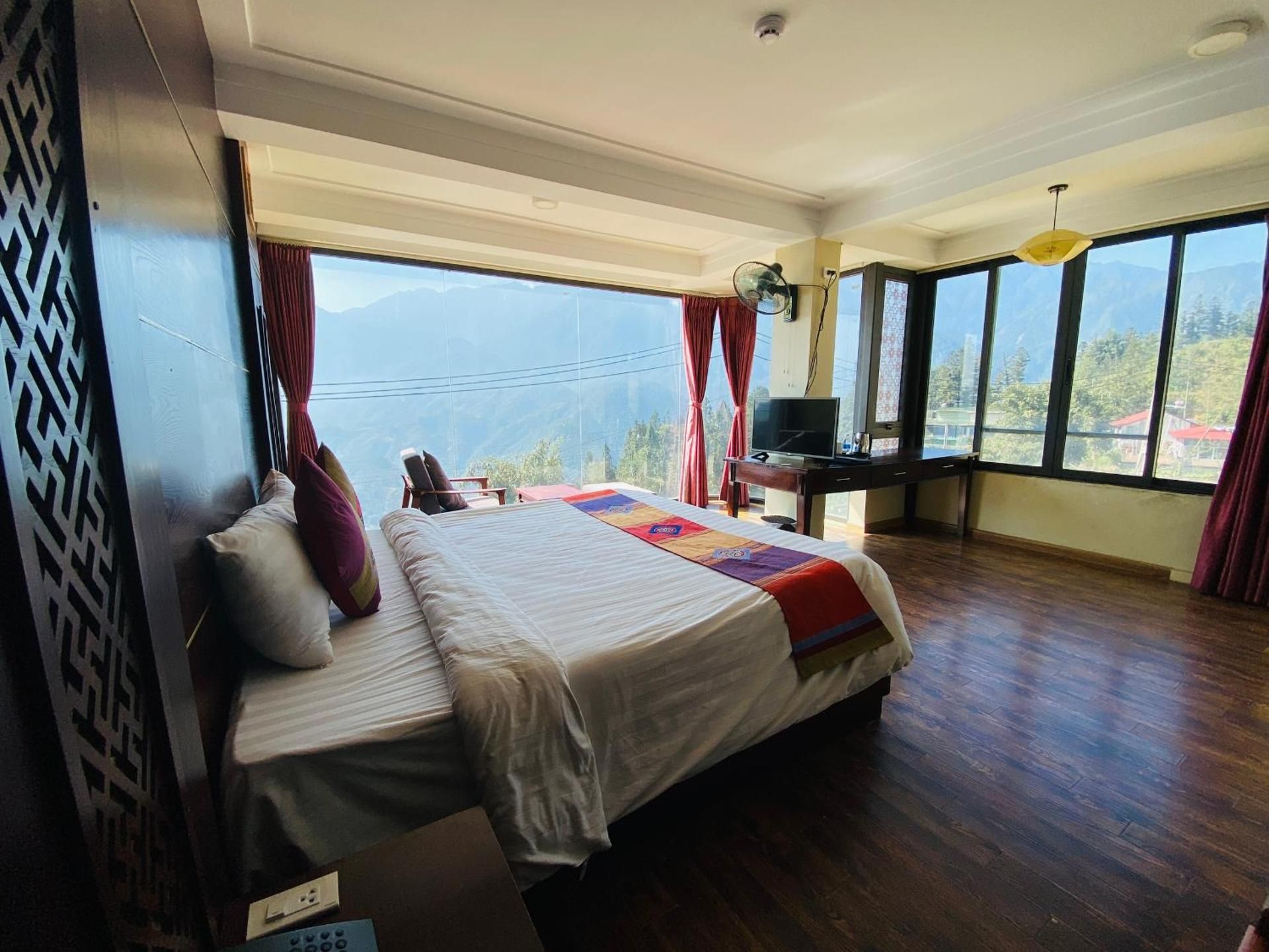 Double Room with Mountain View