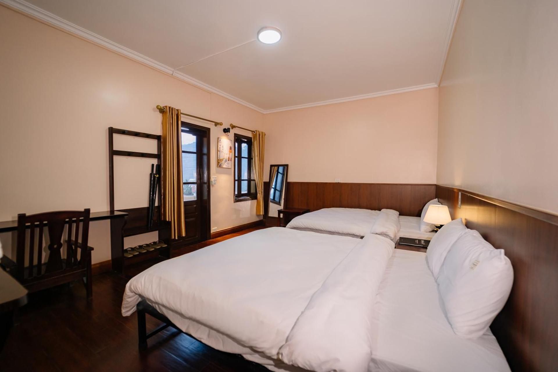 Quadruple Room with Mountain View
