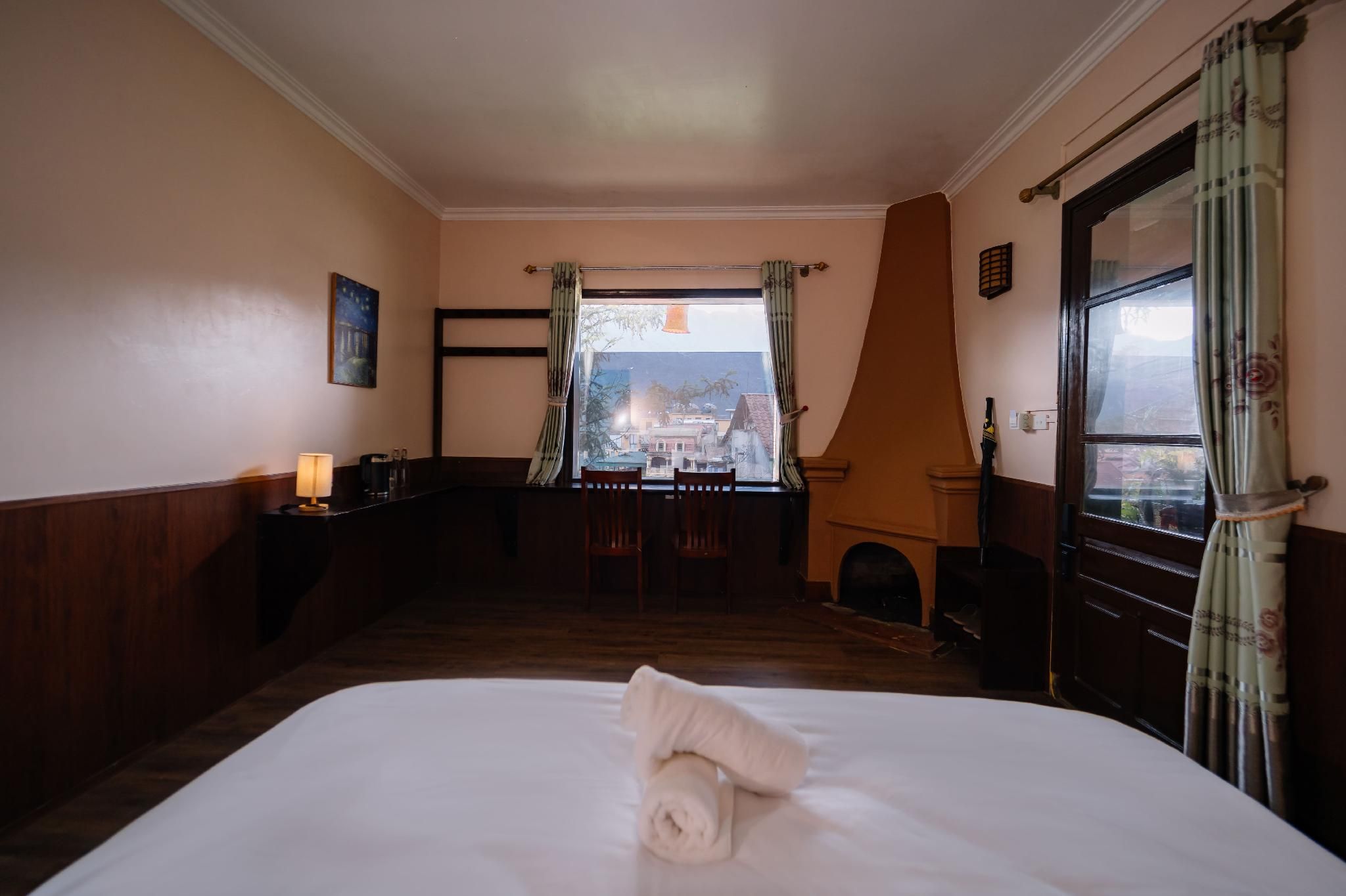 Mountain View Superior King Room