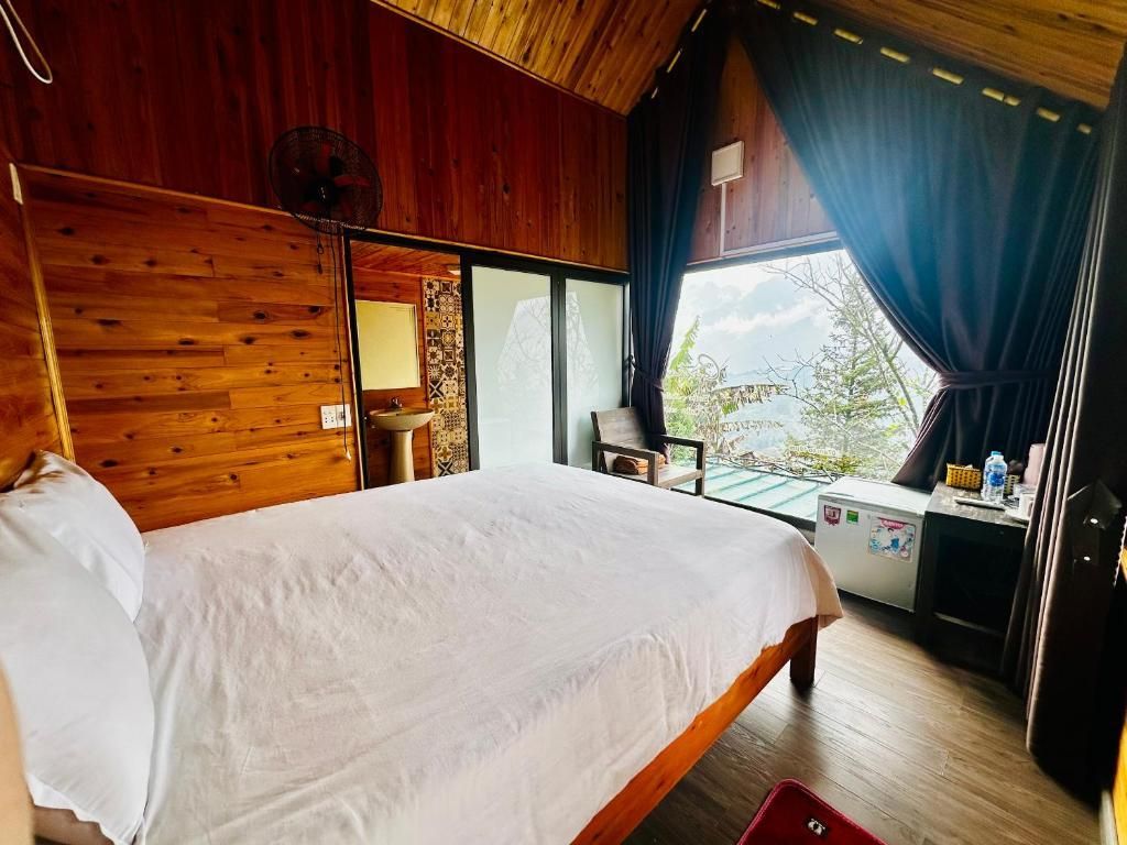 Bungalow with Garden View