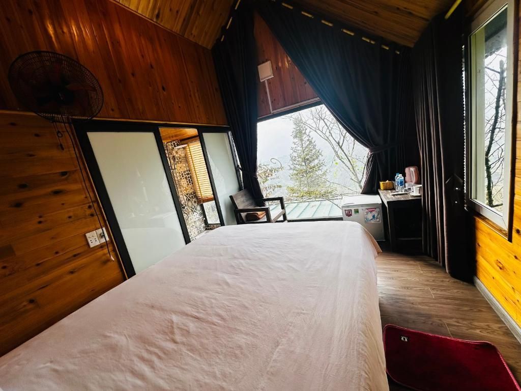 Bungalow with Garden View