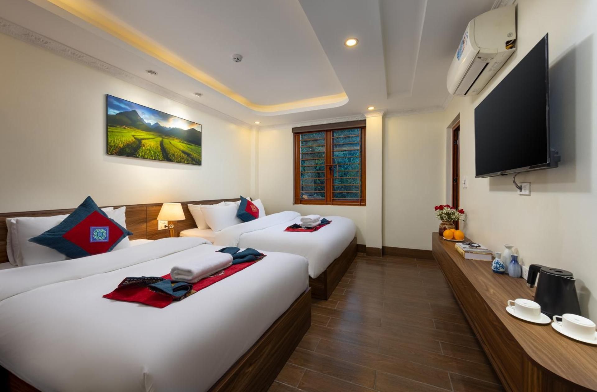 Quadruple Room with Mountain View