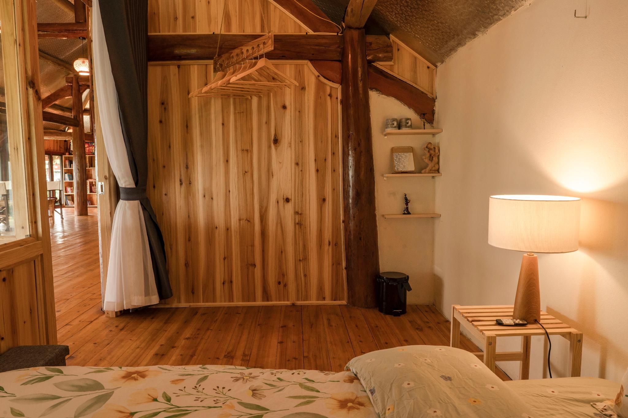 Deluxe Internal Window