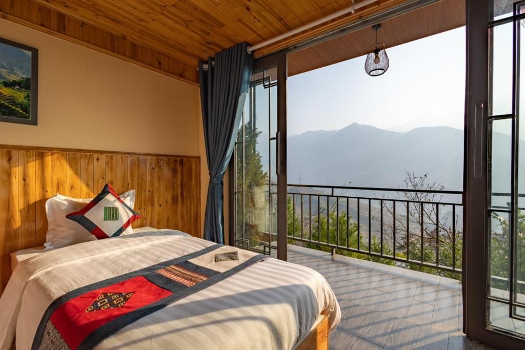 Muong Hoa Hillside Homestay Junior Suite with Balcony