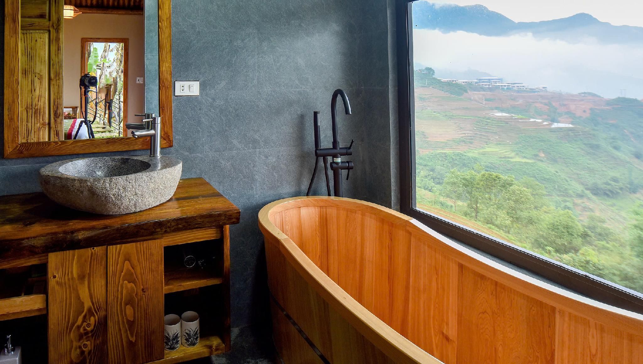 Chapa Ecolodge Deluxe Double Bungalow 3