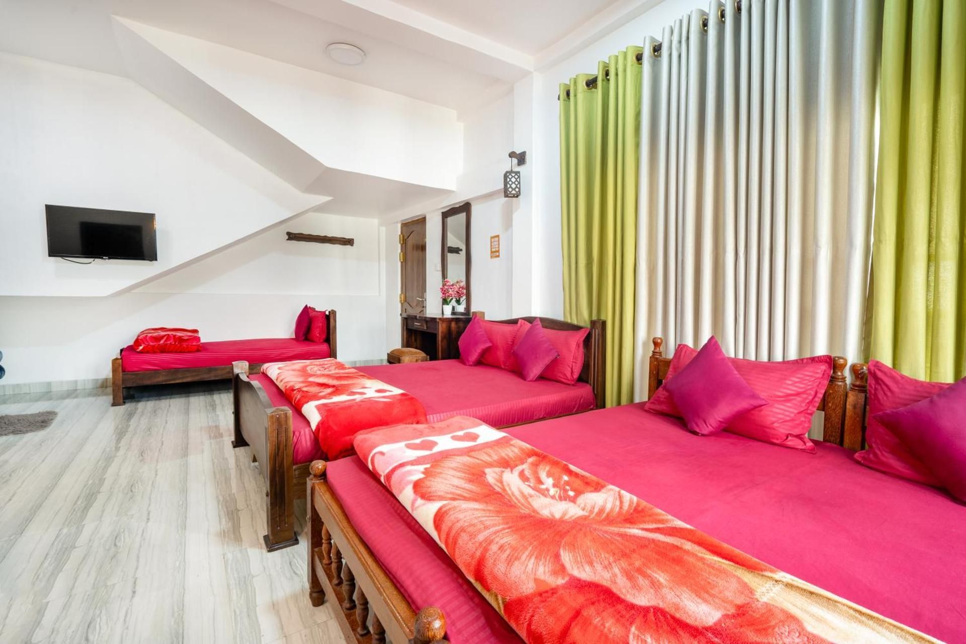 Deluxe Family Room