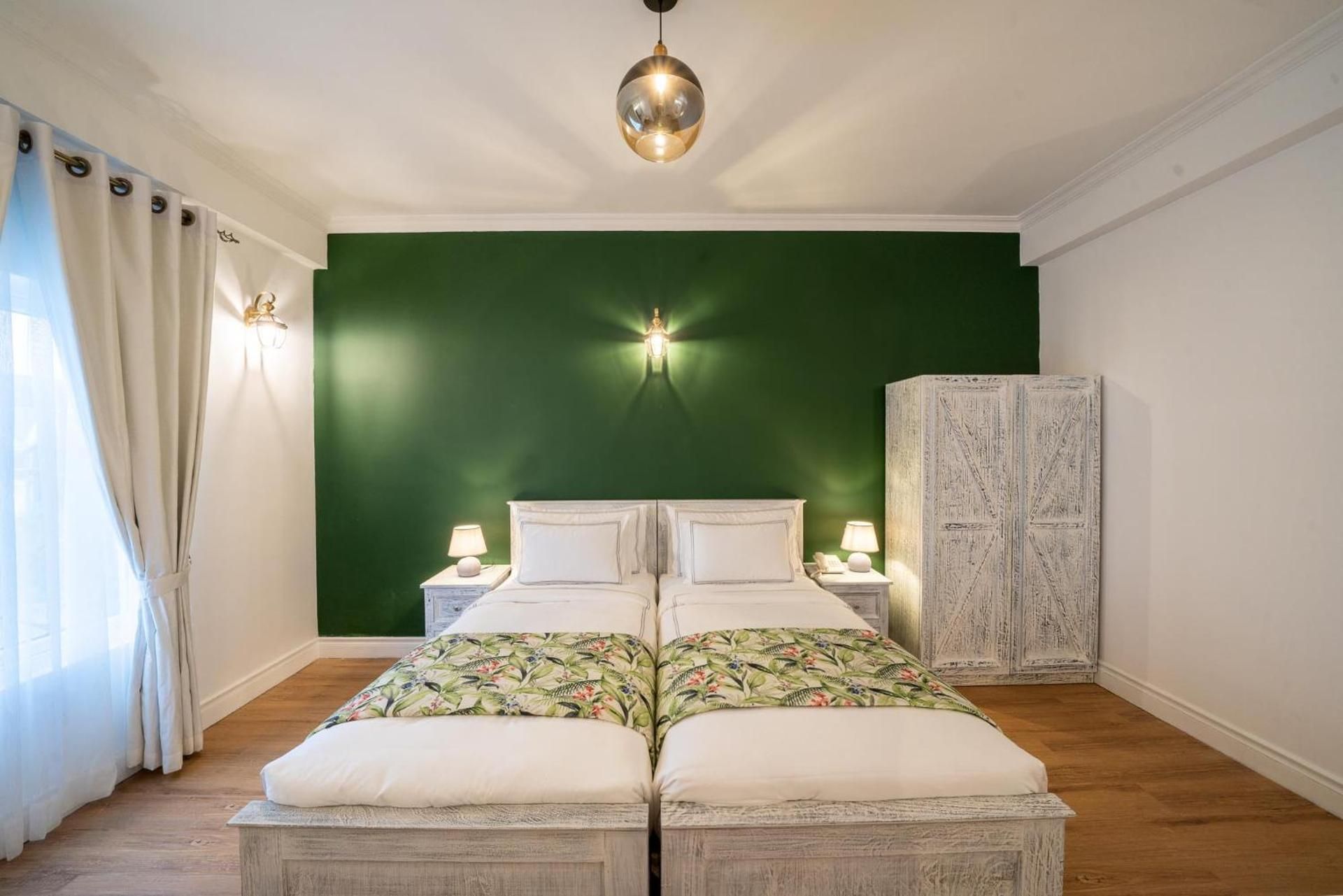 Pedro Barn Superior Twin 2