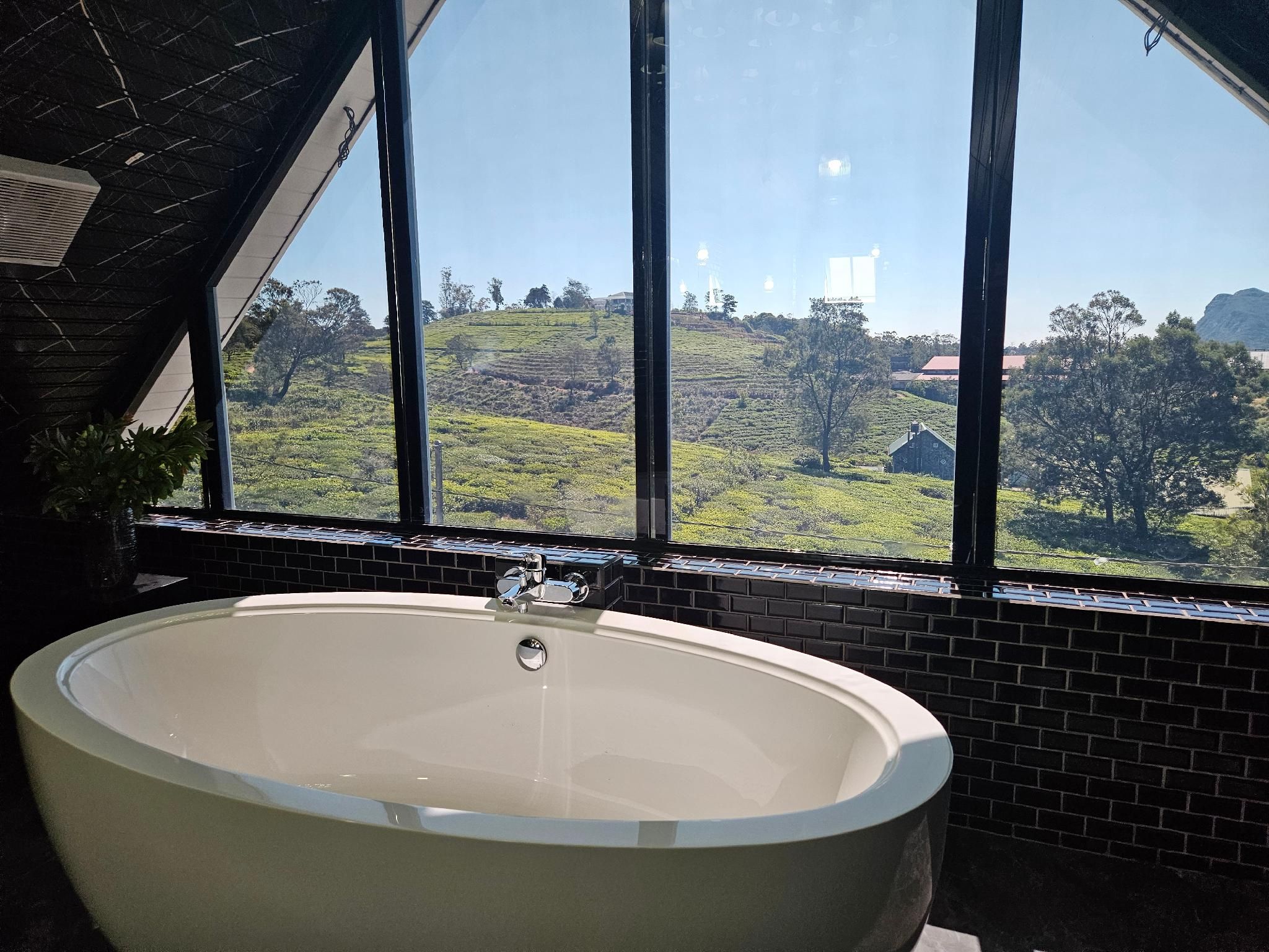 Private Villa by the Tea Estate Hotel 2