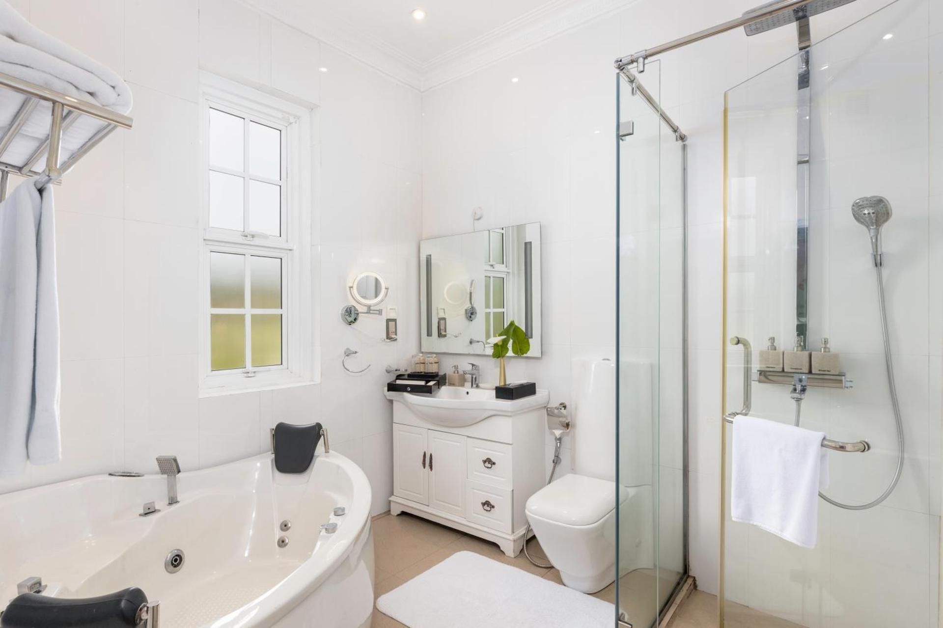 The Westbury Palace Prestige Deluxe Room 3