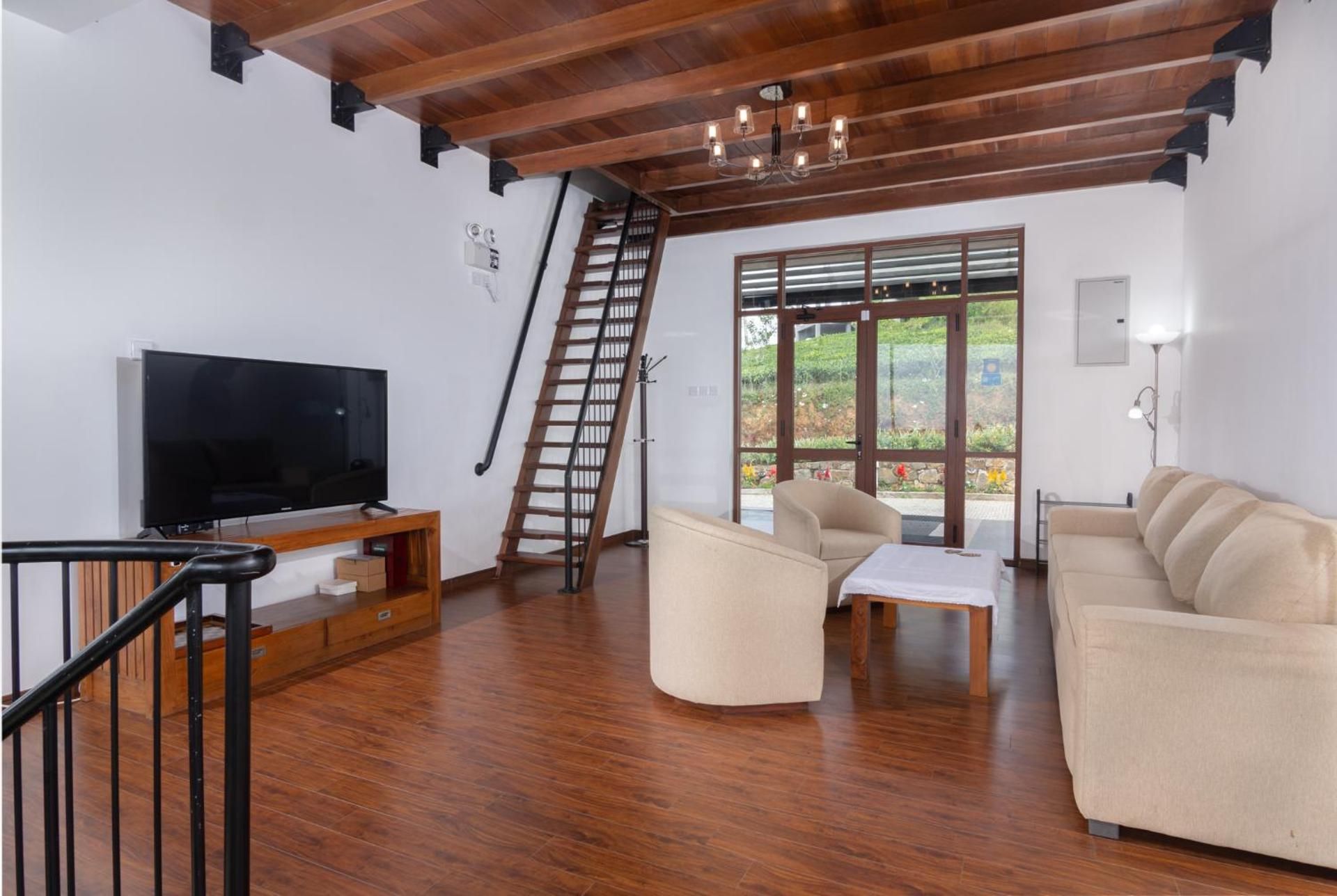 shared lounge/tv area