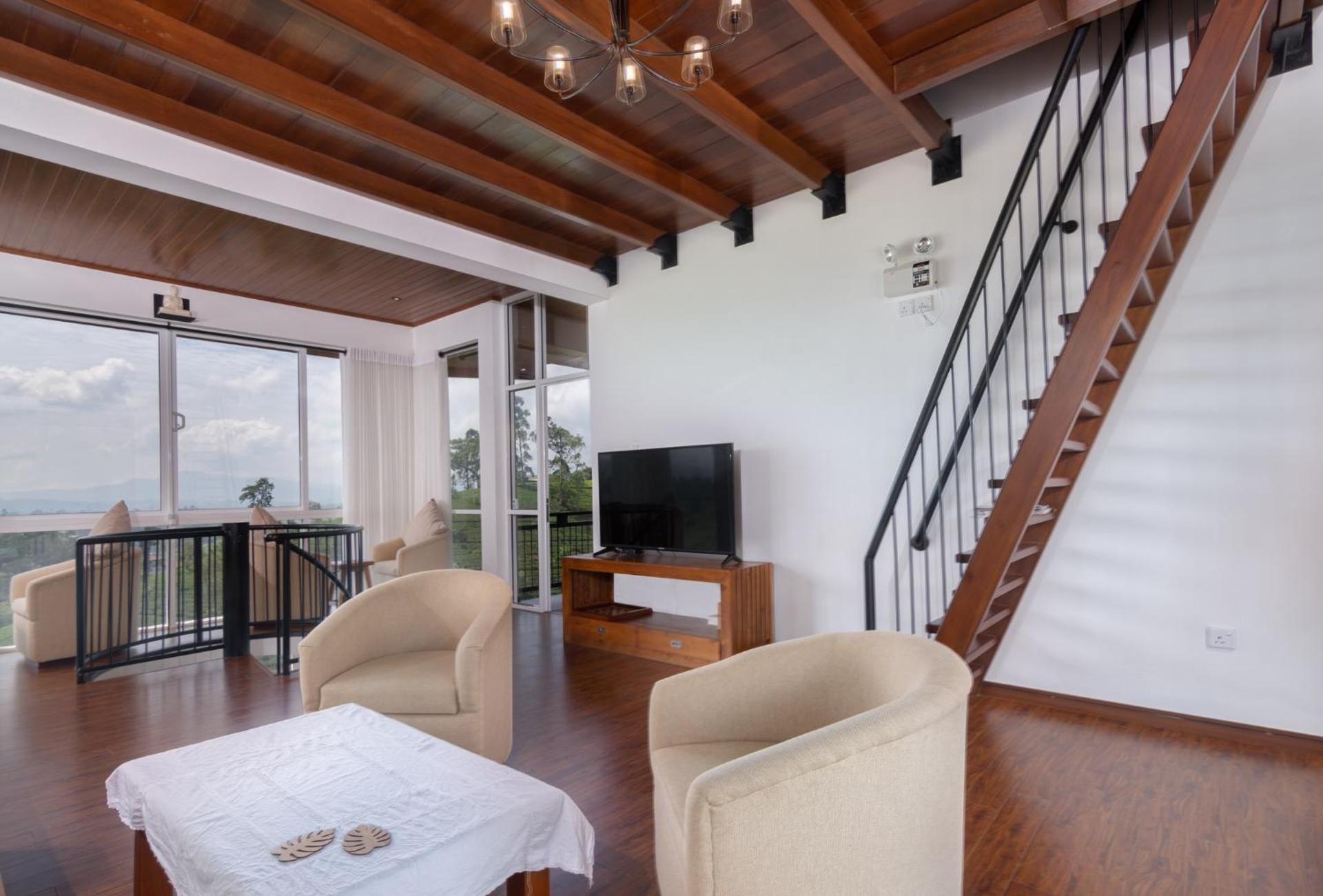 shared lounge/tv area