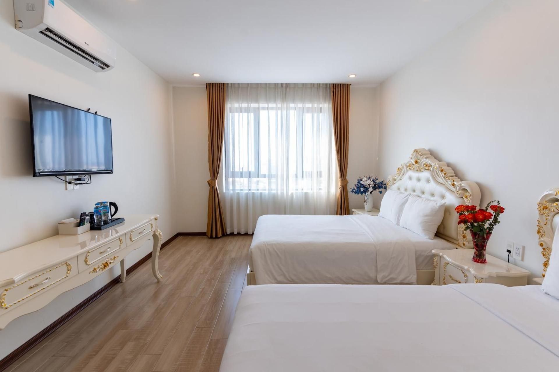 Triple Room with City View