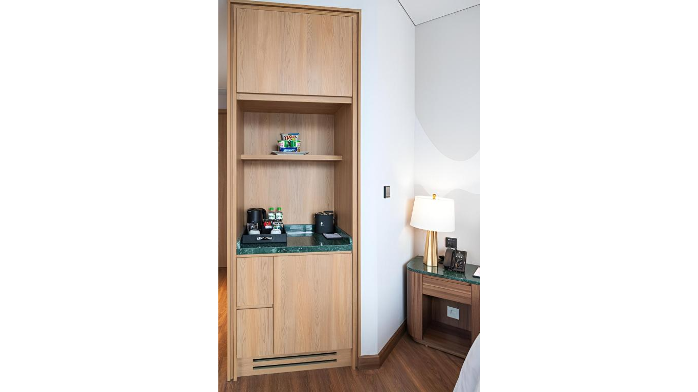 Deluxe Hill View Twin Room