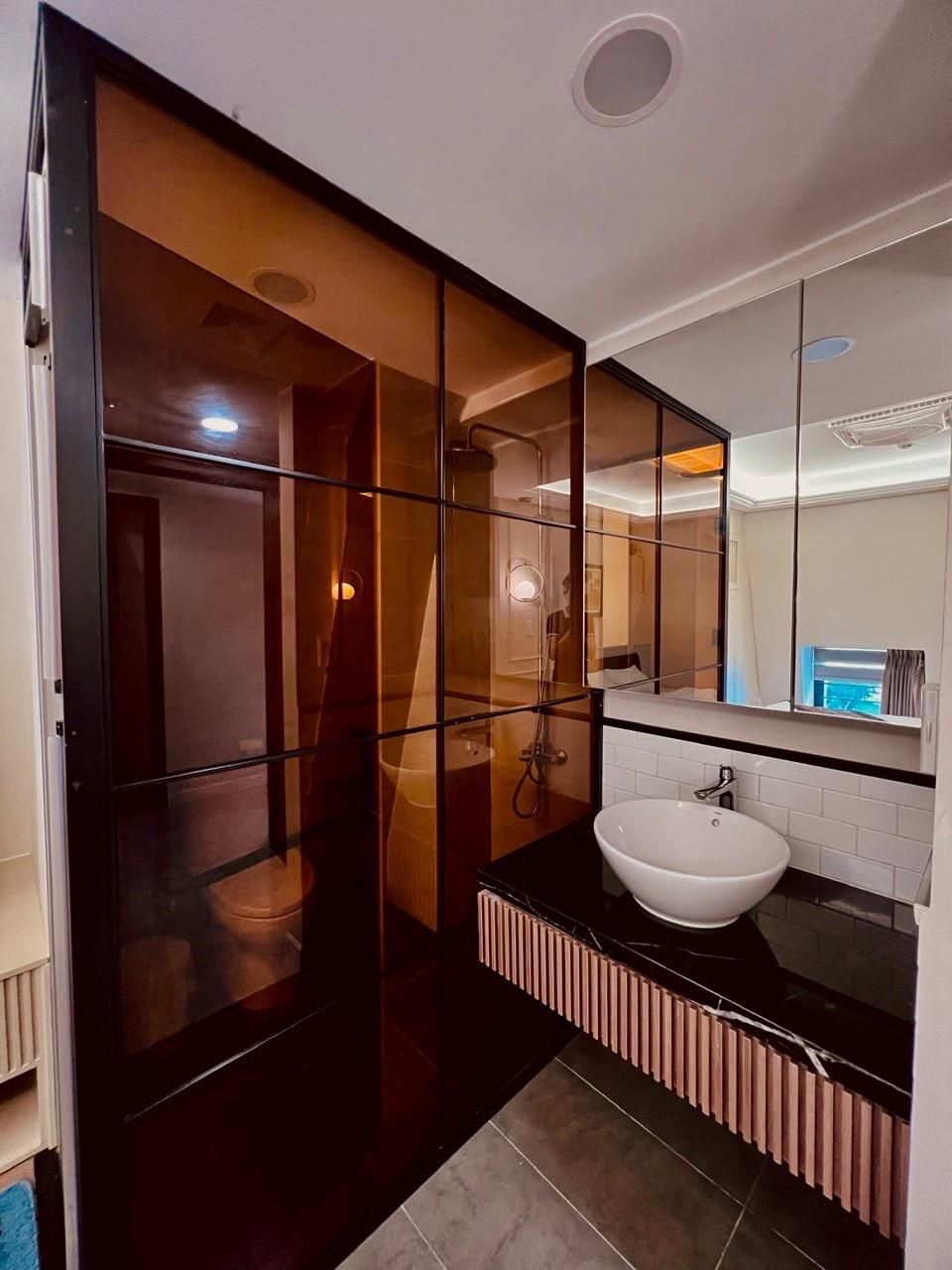 2 Bedroom with 2 Bathroom Apartment