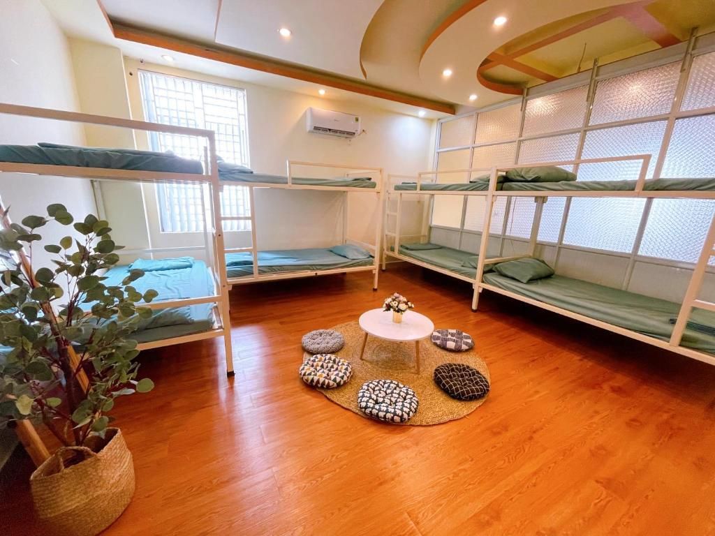 8-Bed Mixed Dormitory Room