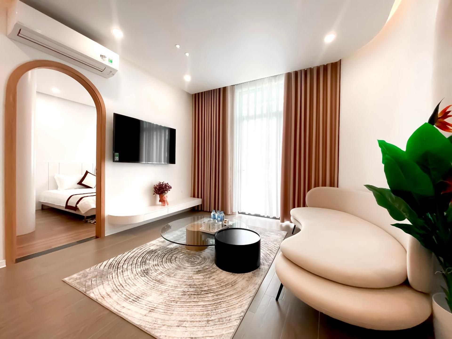Two-Bedroom Deluxe Apartment with Balcony