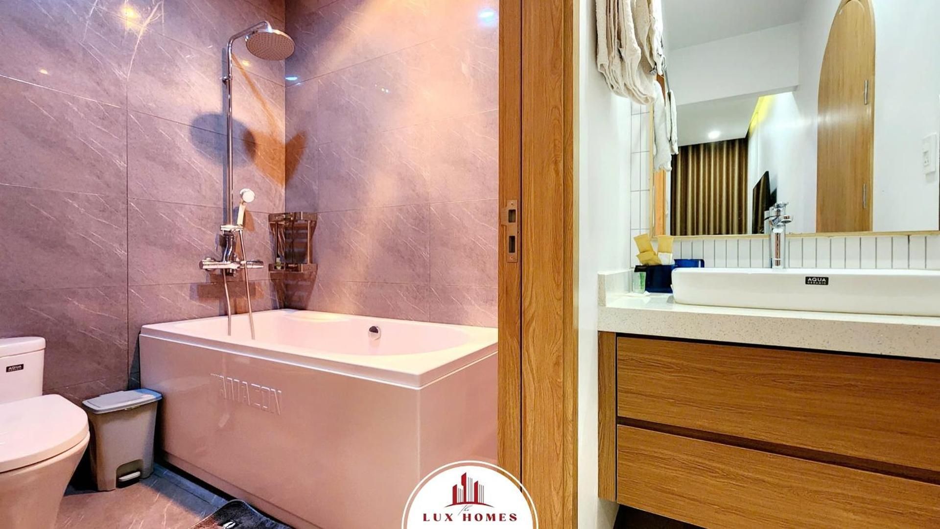 Quadruple Room with Bathtub