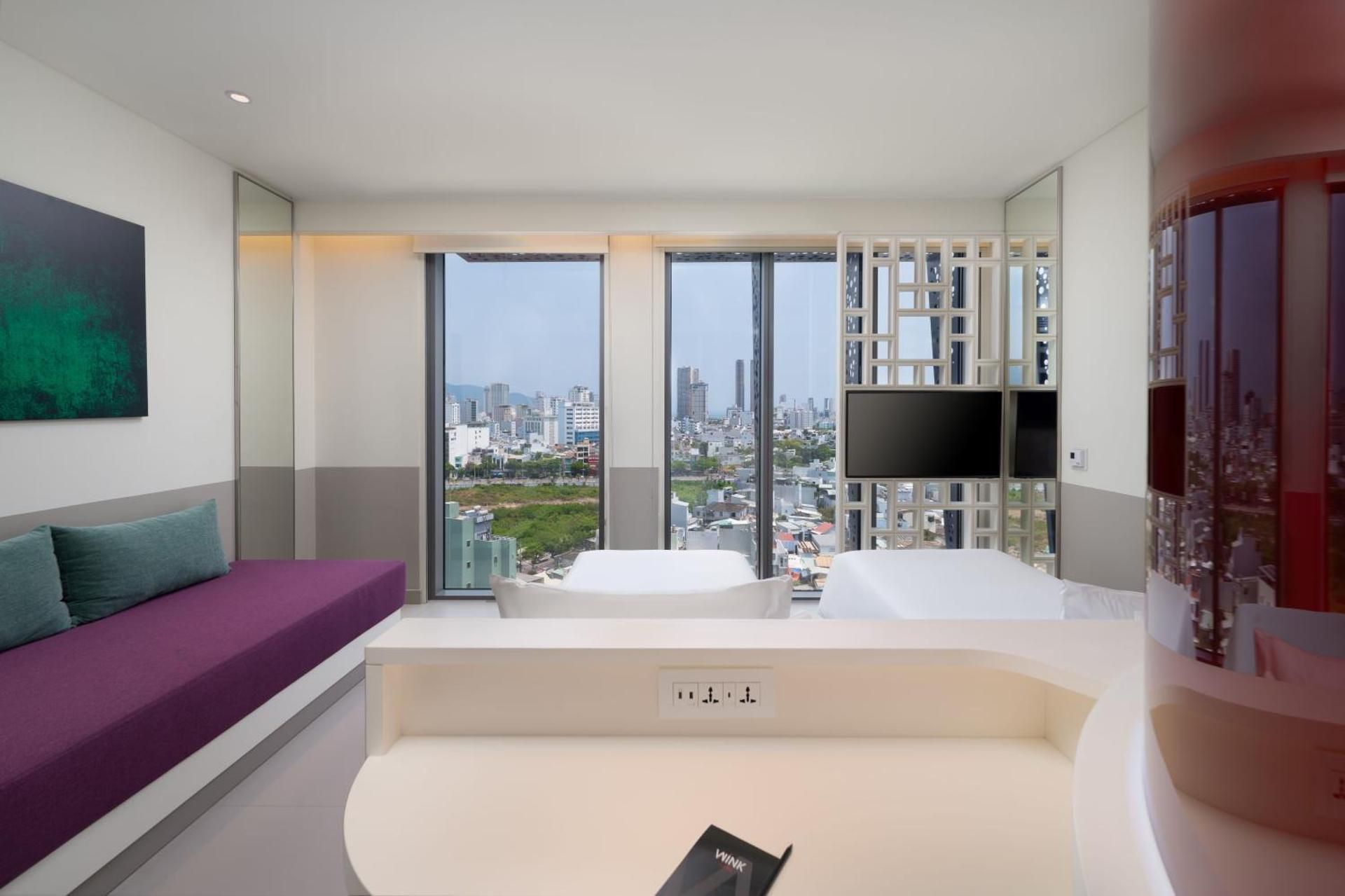 Family Room - 1 Single Bed and 1 Queen Bed