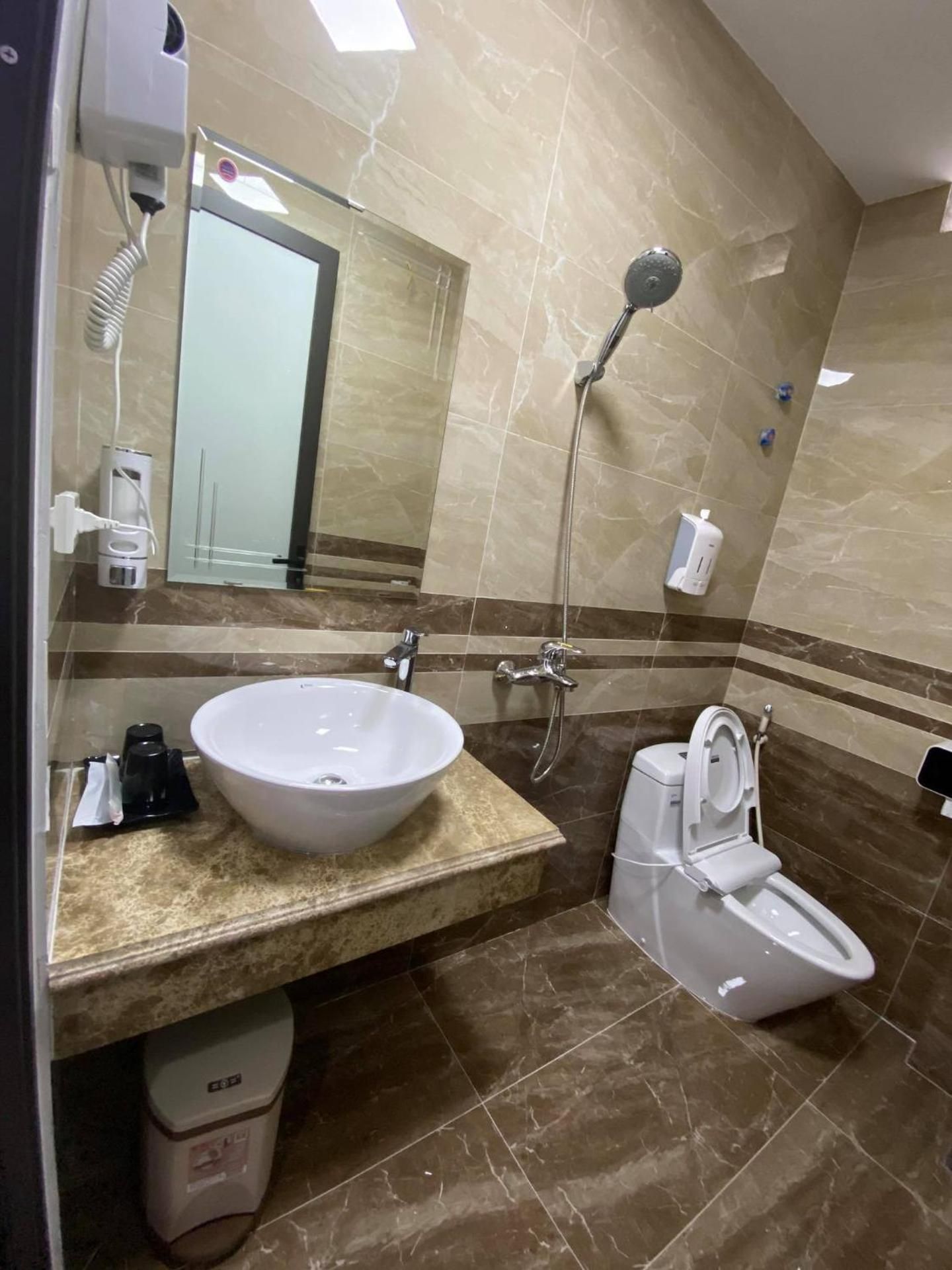 MV HOTEL Standard Room 3